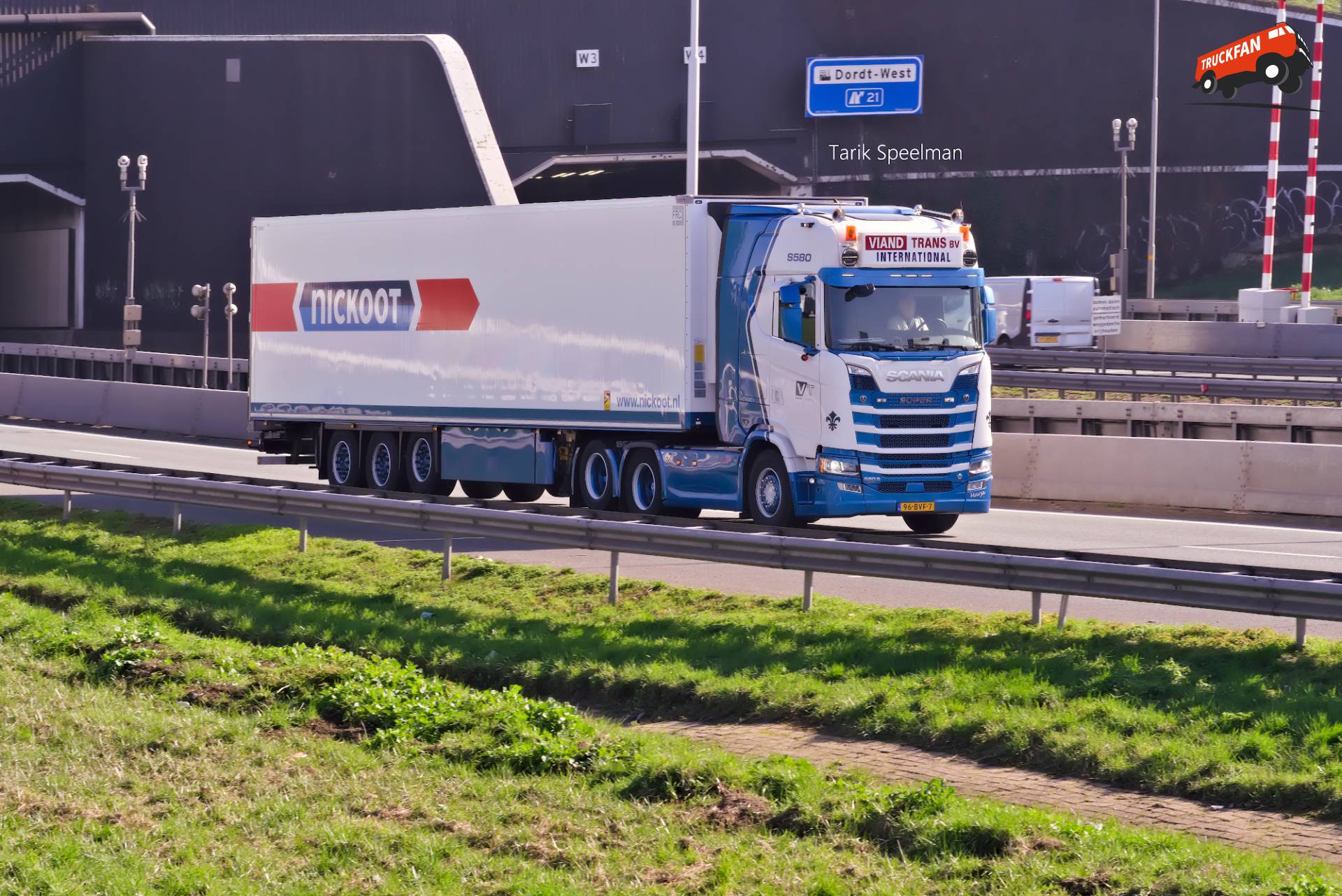 Scania 580S vrachtwagen met kenteken 96-BVF-7