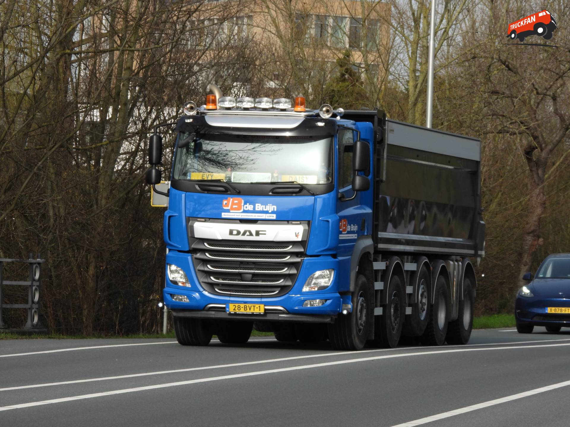 DAF CF 530 10x4 Wide Spread truck op N210