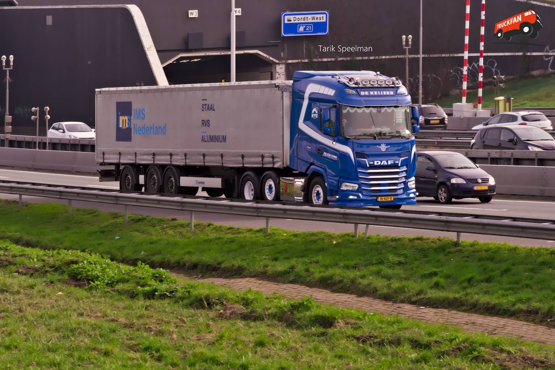 DAF XG vrachtwagen met kenteken 18-BZF-8