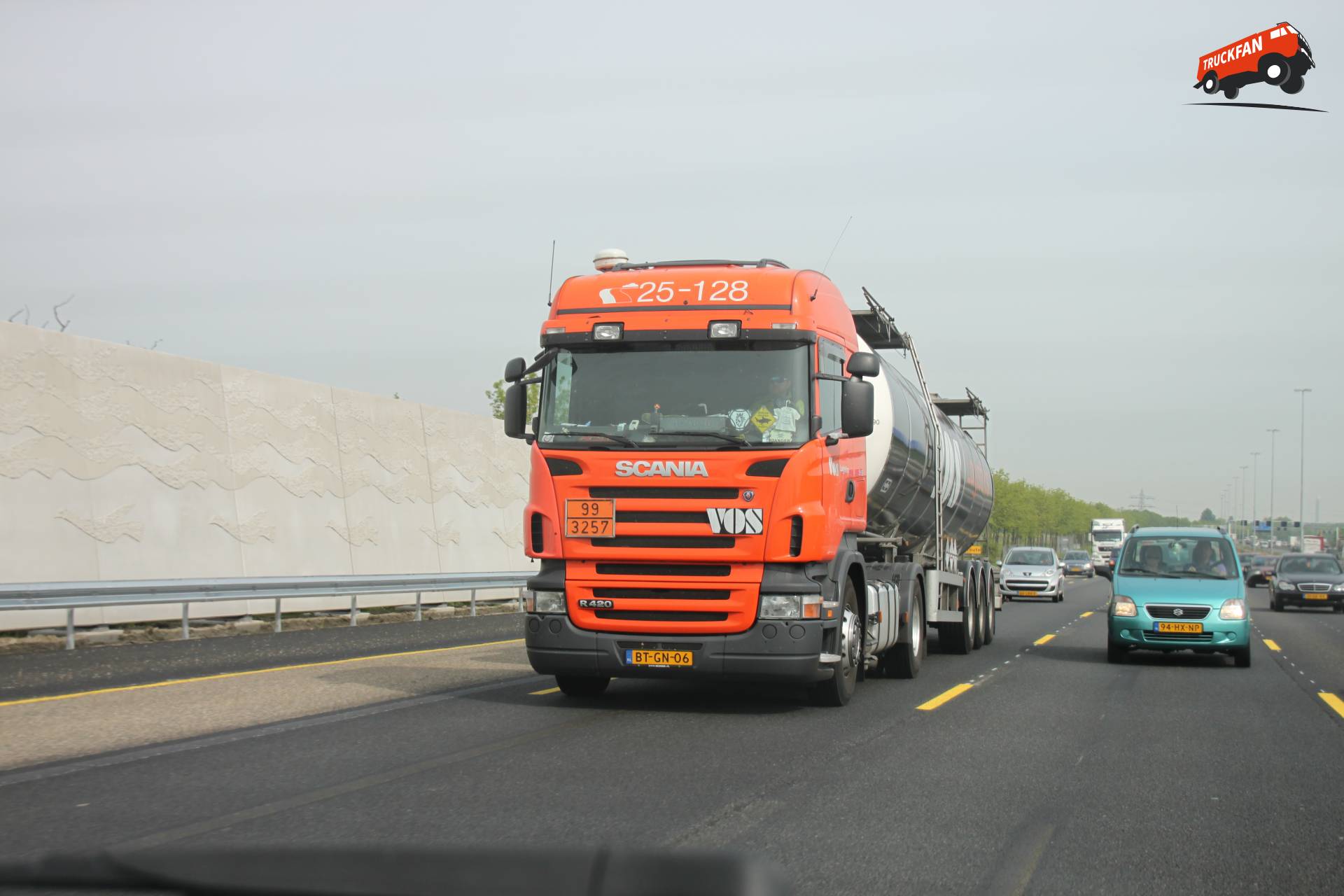 Scania R420 truck of Vos company