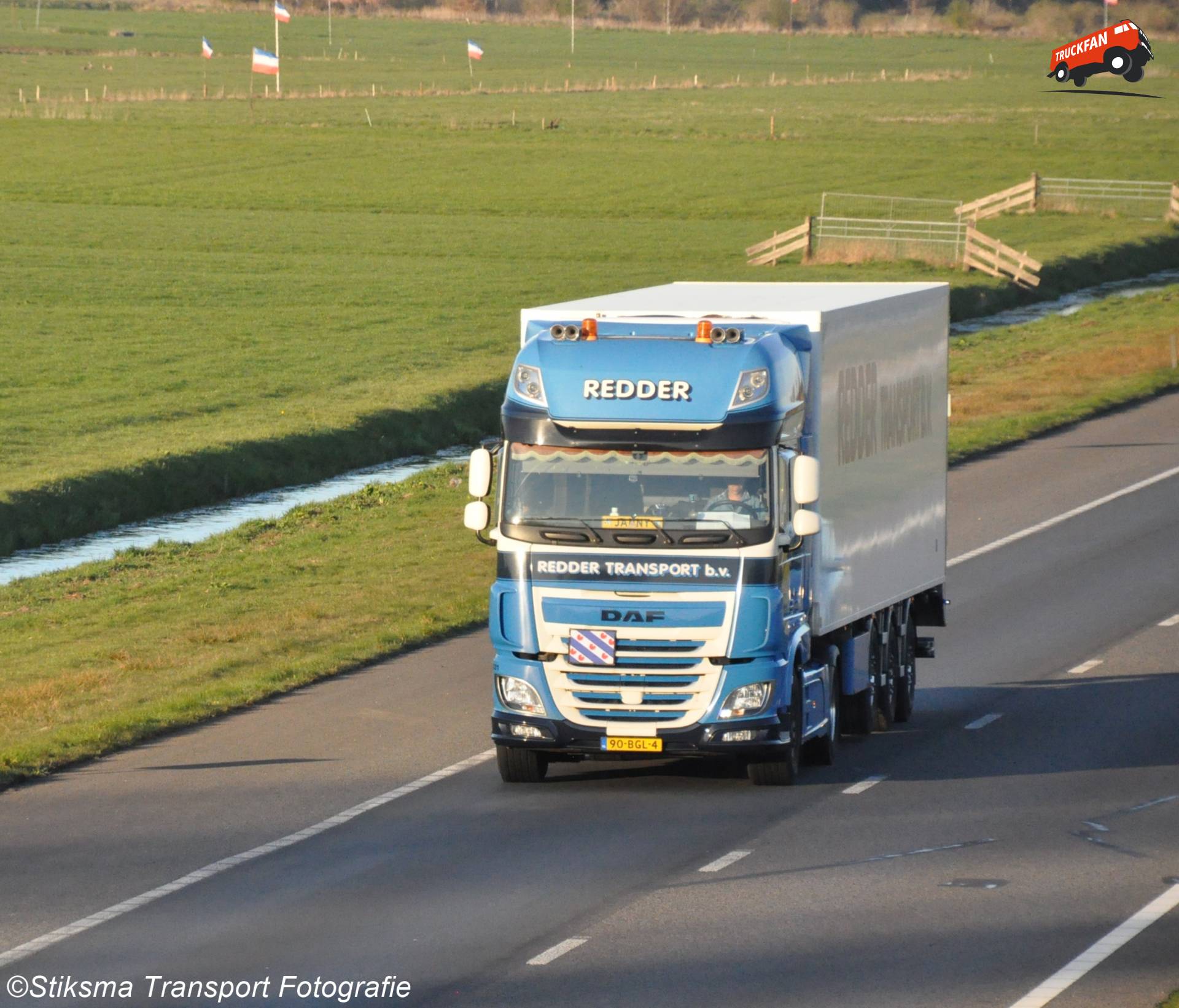 DAF XF koelvries transport in Staphorst