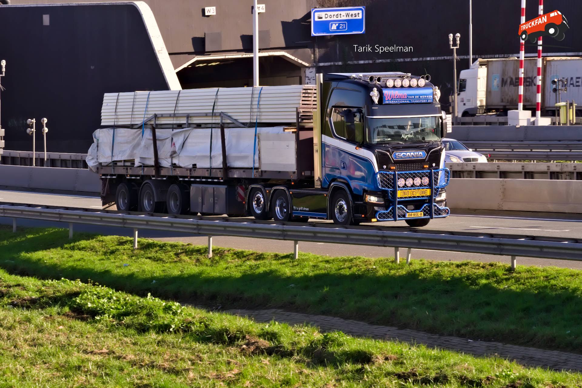 Scania S520 vrachtwagen met kenteken 08-BSL-8