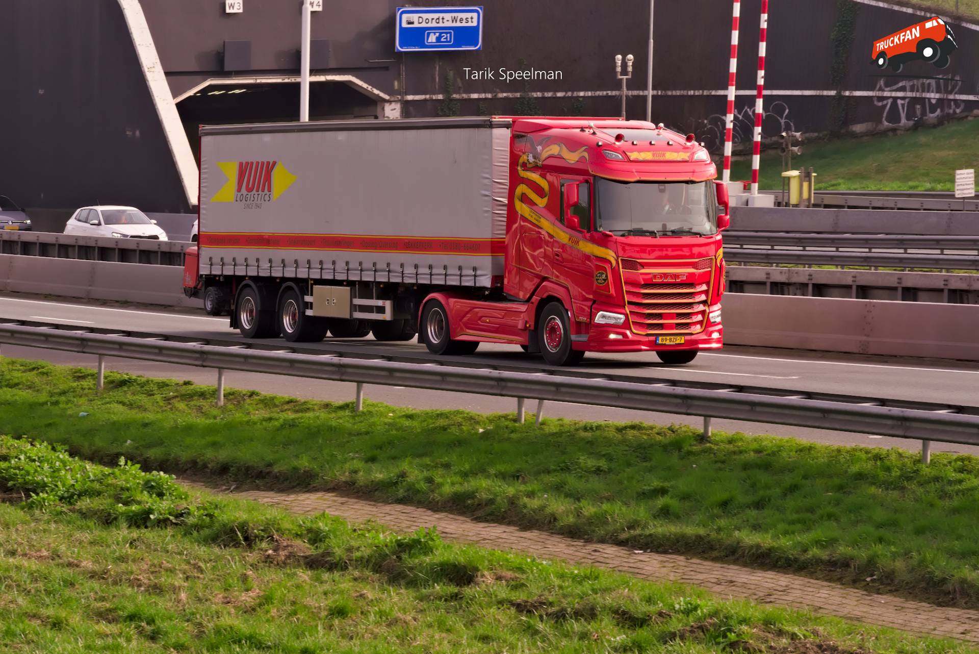 DAF XG 480 FT vrachtwagen met kenteken 89-BZF-7