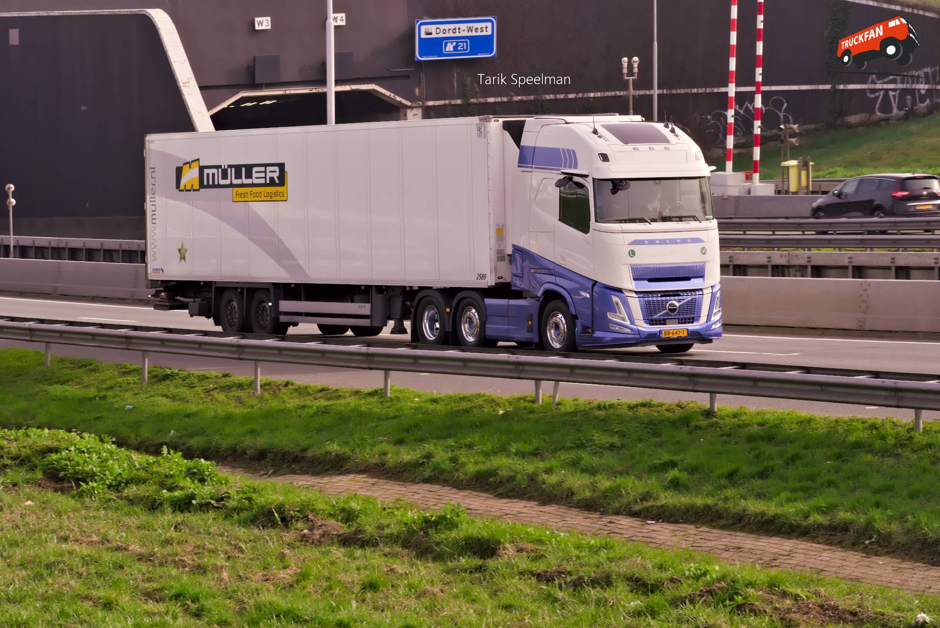 Volvo FH Aero vrachtwagen met kenteken BB-647-T