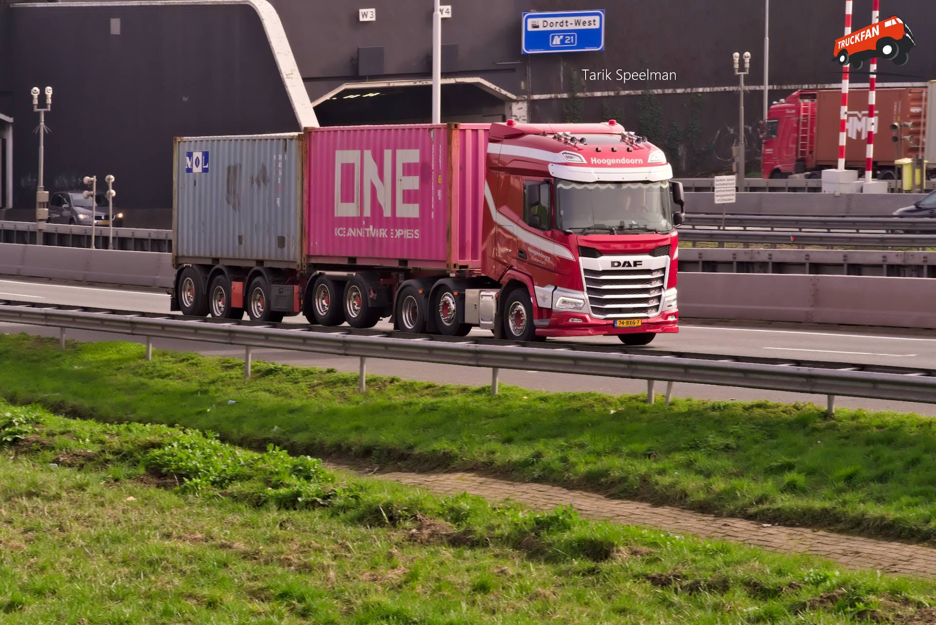 DAF XF 2021 vrachtwagen met kenteken 74-BXG-7