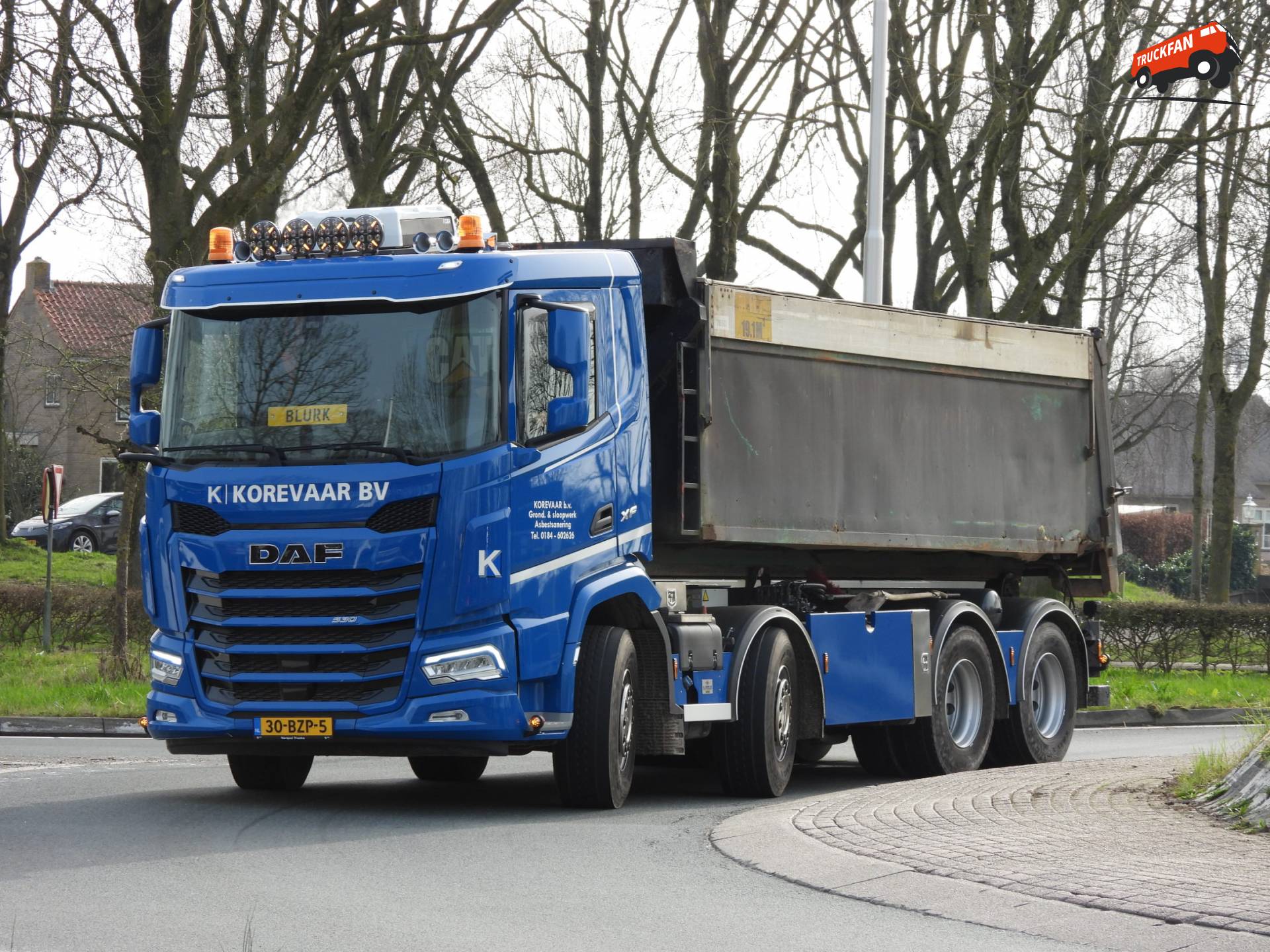 DAF XF 530 FAC truck bij Henri Dunantplein Schoonhoven