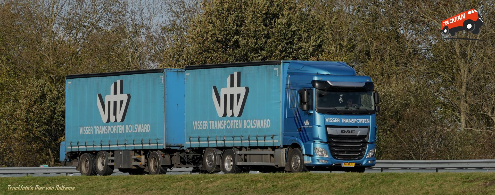 DAF XF vrachtwagen bij A7 Sneek