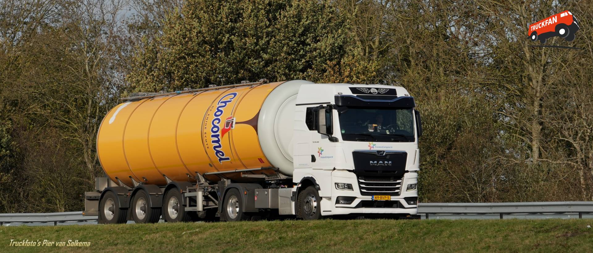 MAN TGX vrachtwagen bij A7 Sneek