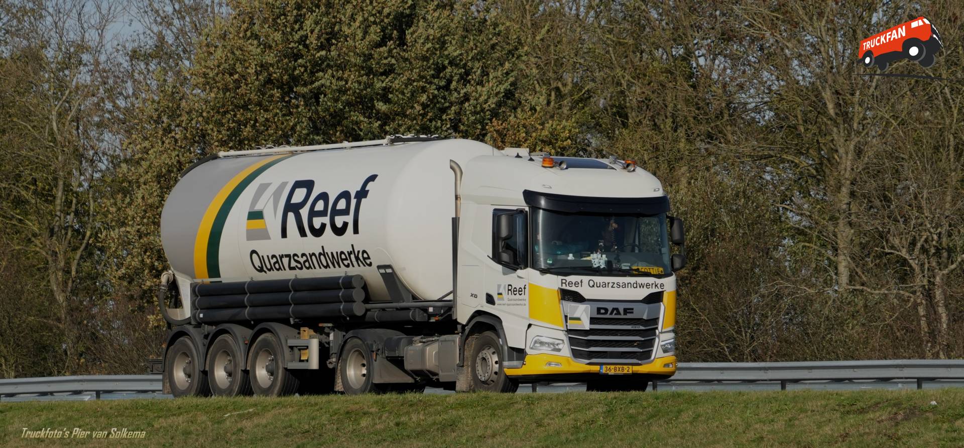 DAF XD truck bij Reef Quarzsandwerke