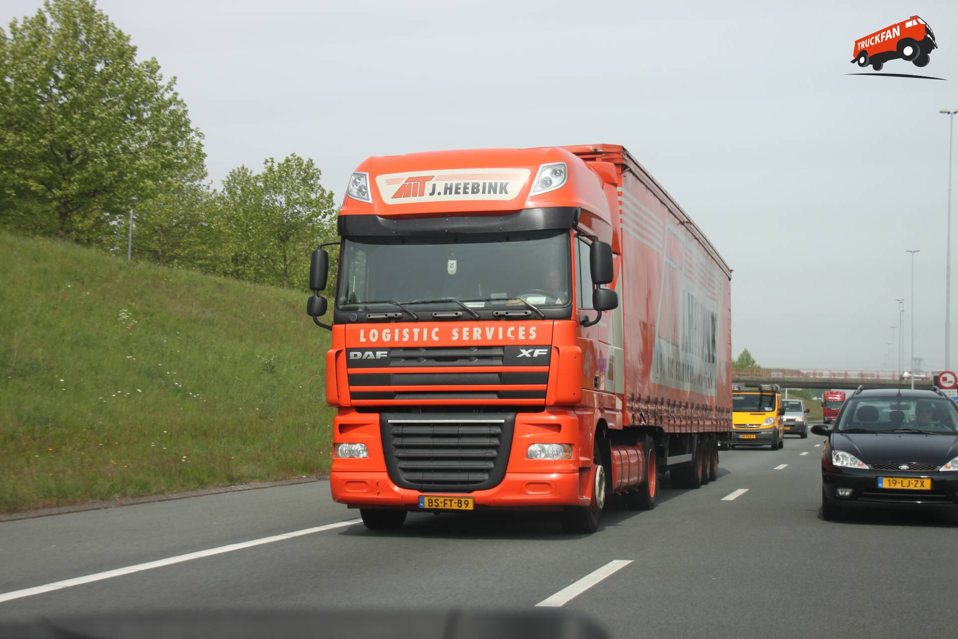 DAF XF105 vrachtwagen van J Heebink