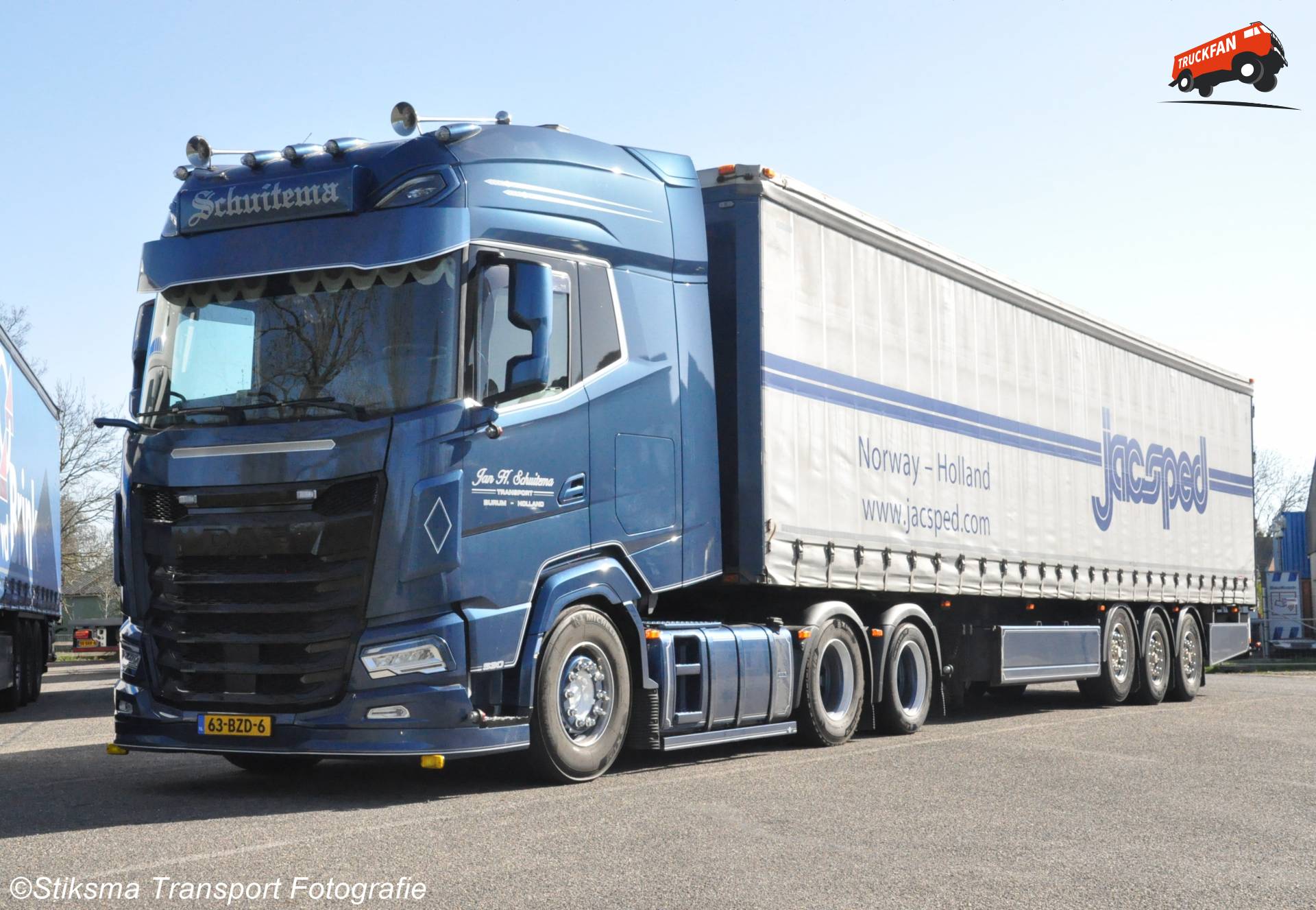 DAF XG+ vrachtwagen van Schuitema Transport