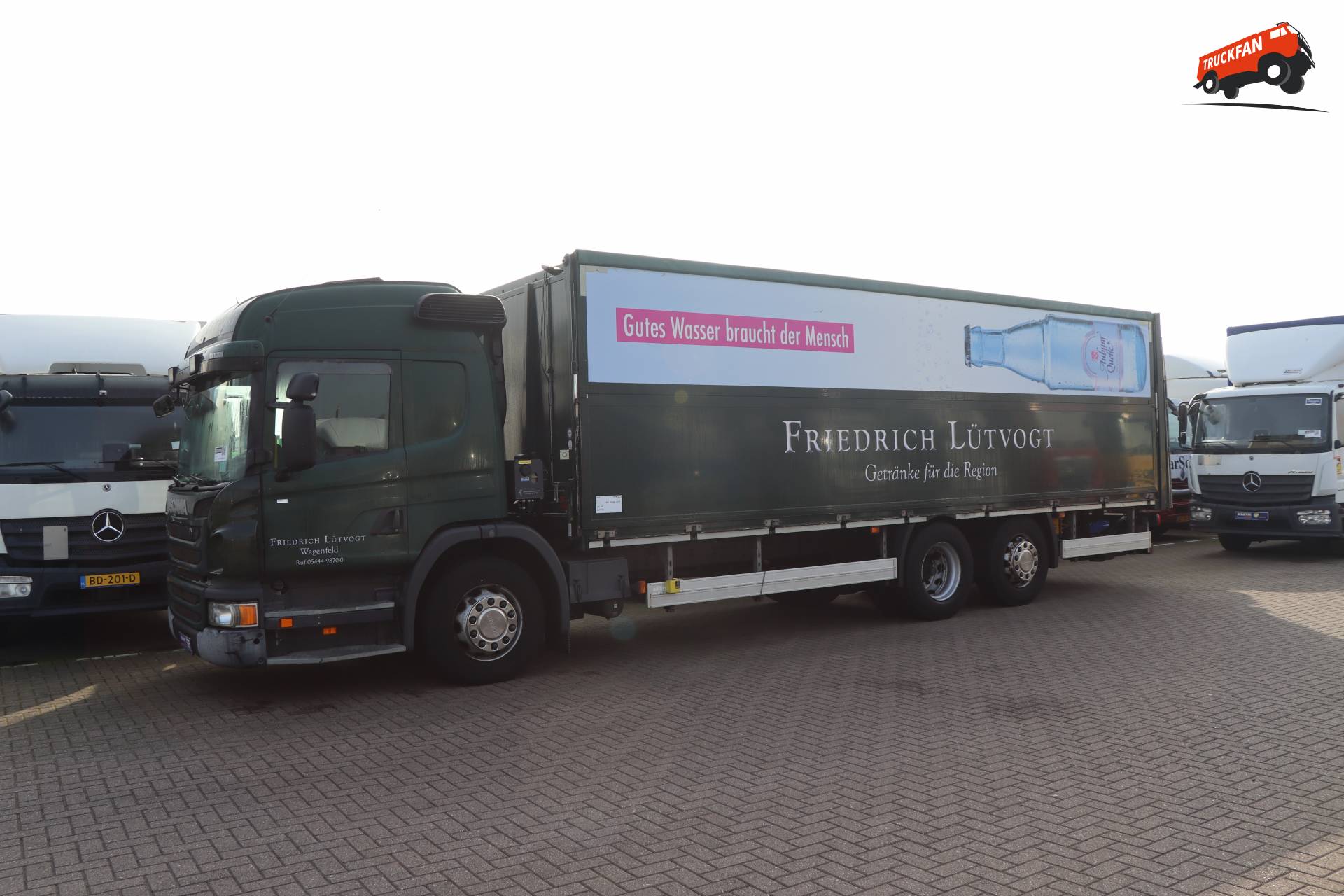 Scania P320 Low Entry uit 2013 voor dranktransport in de voorraad bij Kleyn Trucks, gefotografeerd op 9 maart 2026.