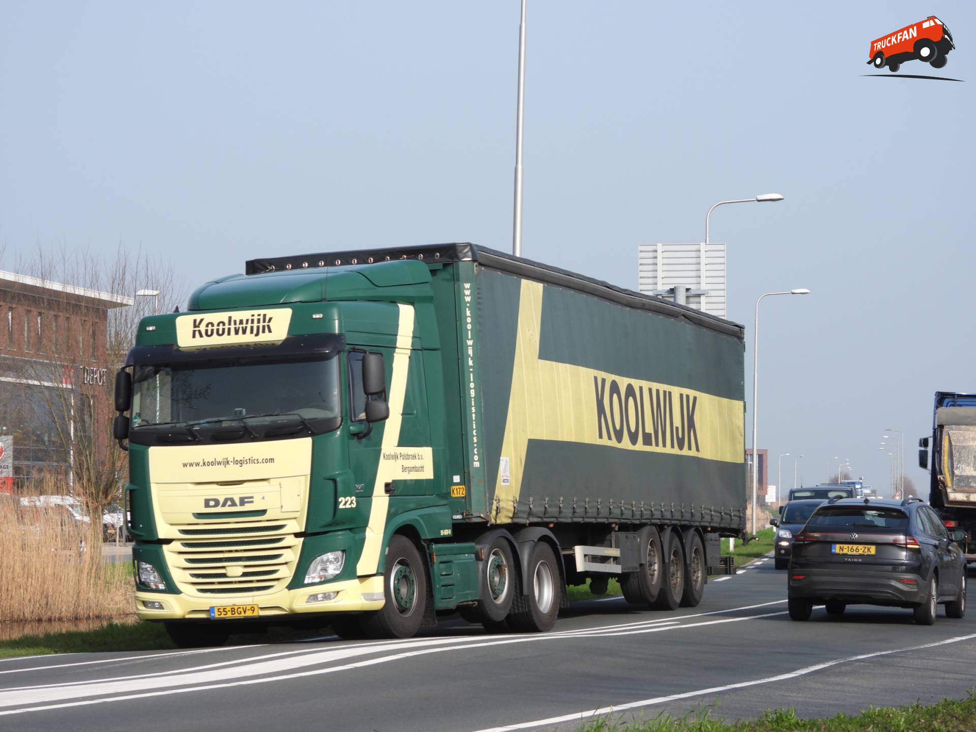 DAF XF Euro 6 vrachtwagen bij Schoonhoven