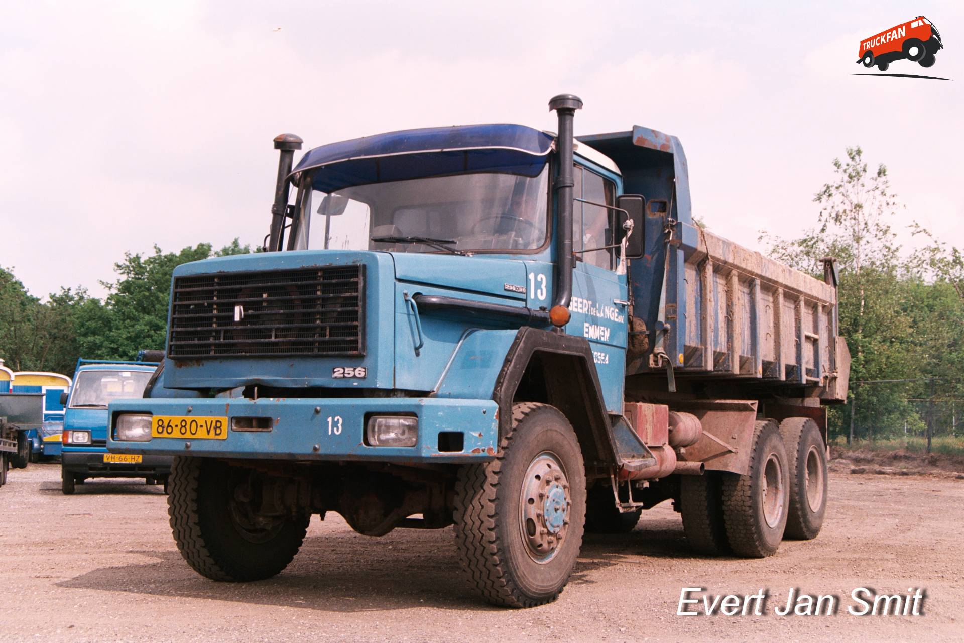 Machtige truck van De Lange Transport B.V. uit 1977