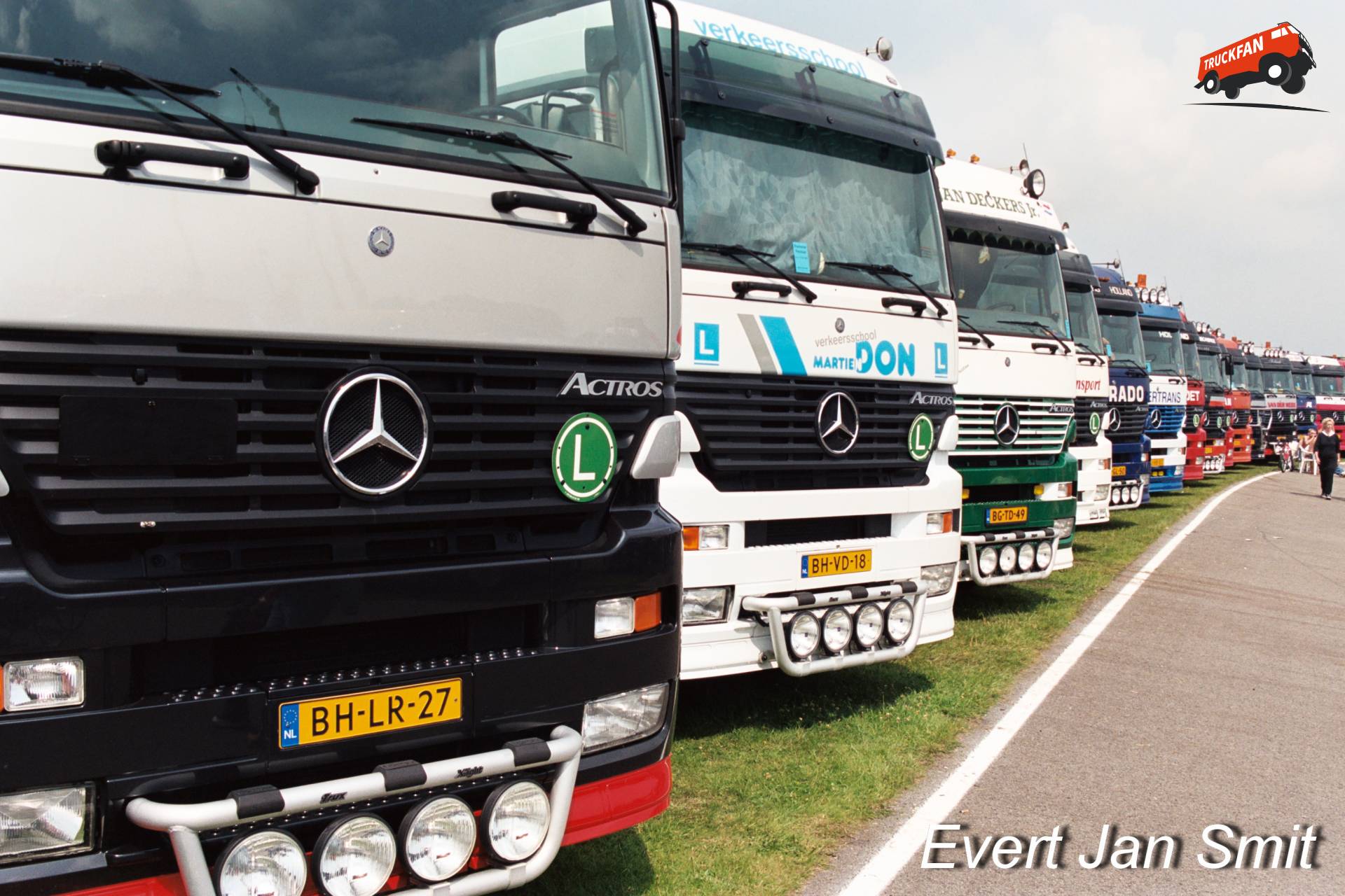 Mercedes MP1 Mega Space op Truckstar Festival 2000