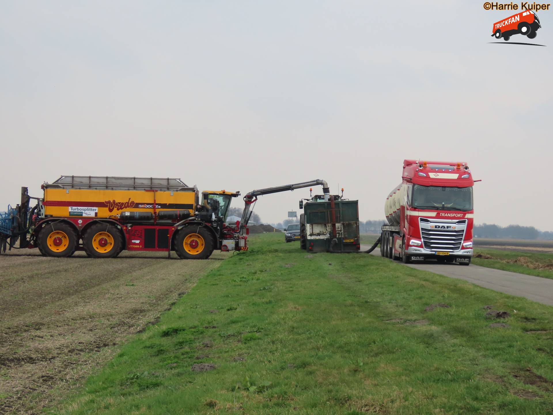 DAF XG drijfmest aanvoer op Pottendijk