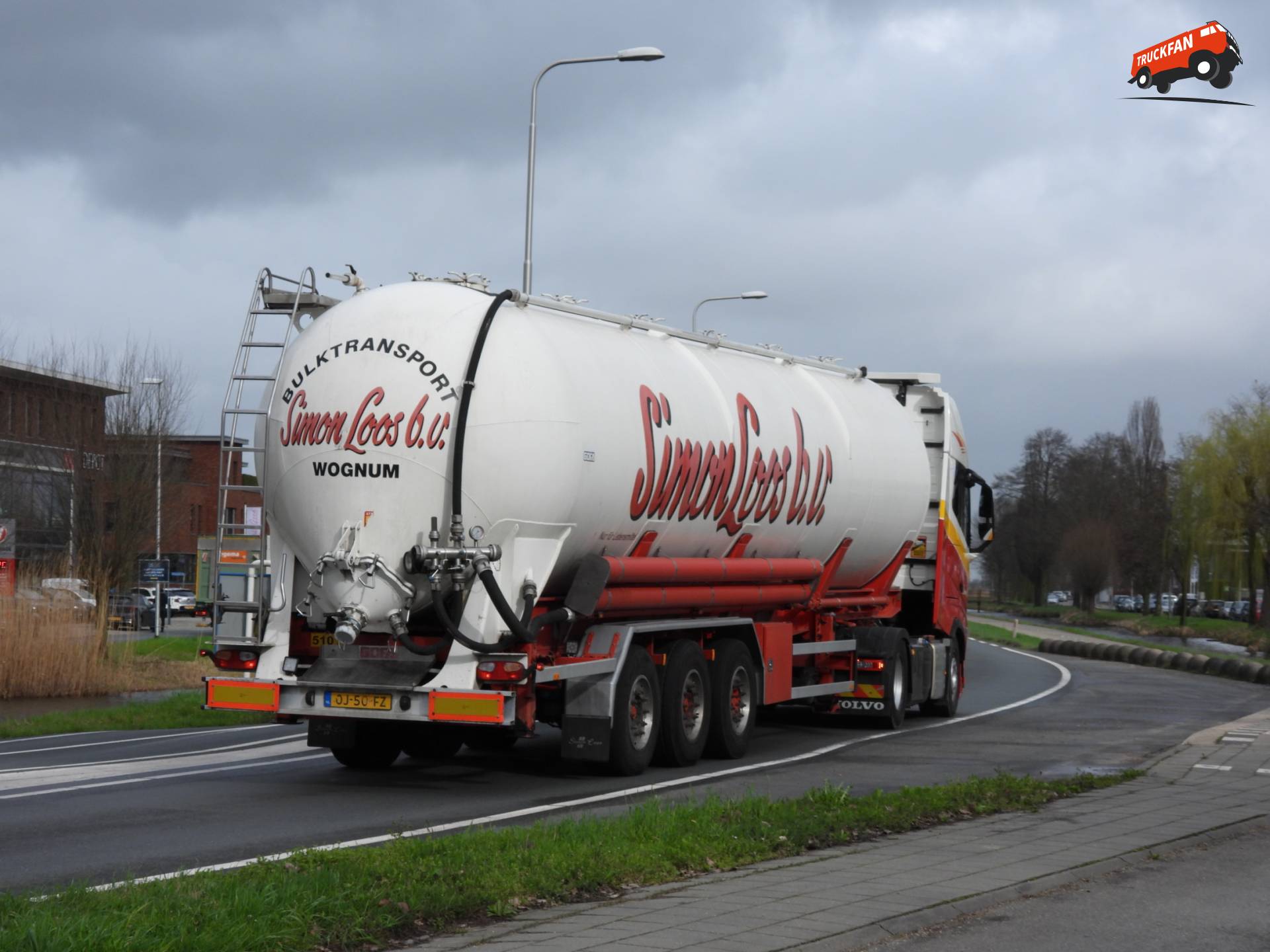 Combinatie van GOFA oplegger en Volvo FH 5e generatie