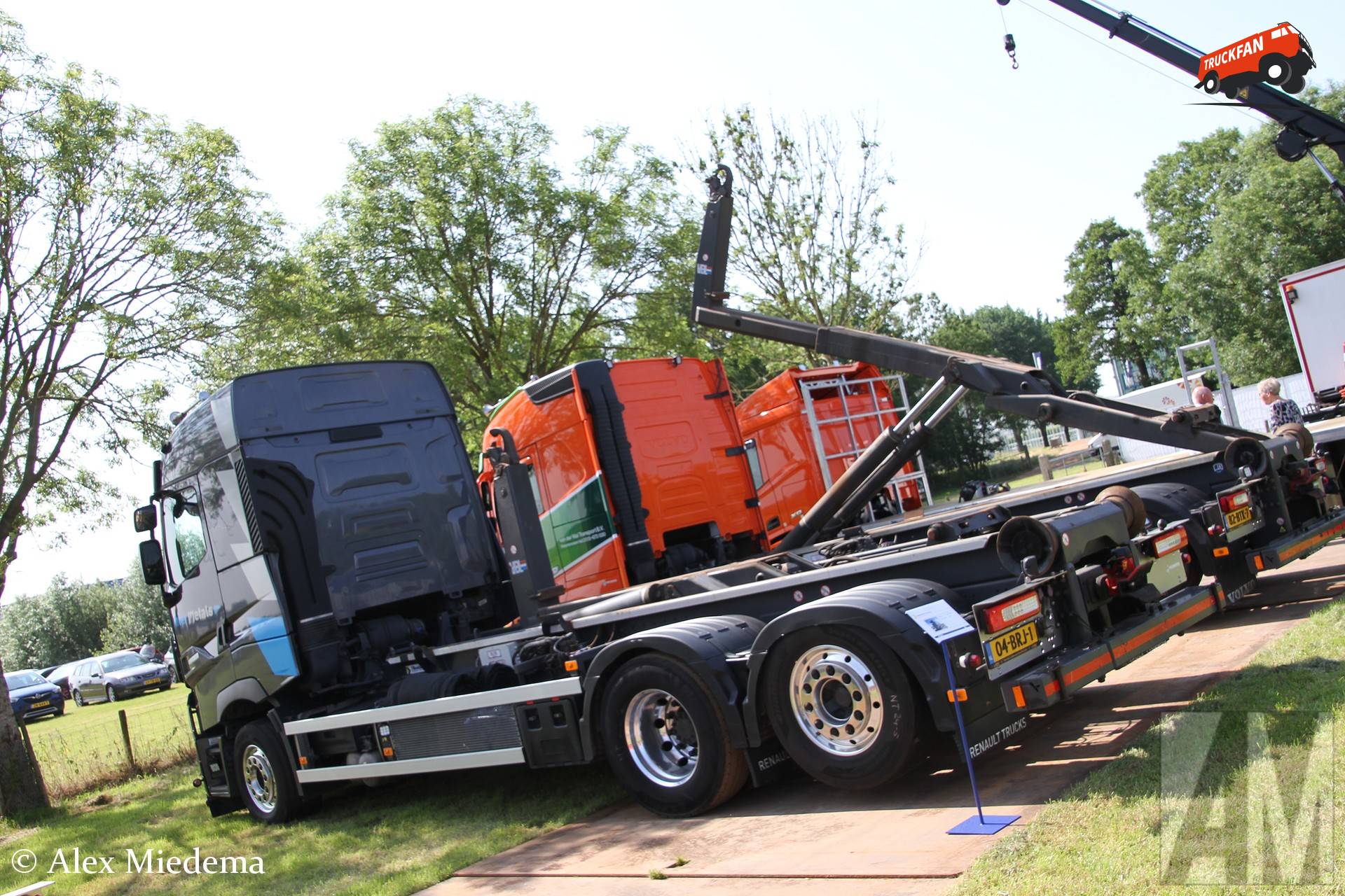 Renault T-serie truck van Van der Wal in Berlikum