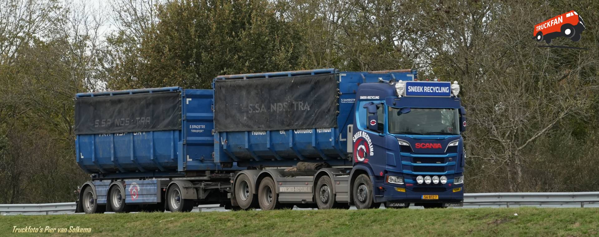 Scania R520 vrachtwagen van Sneek Recycling
