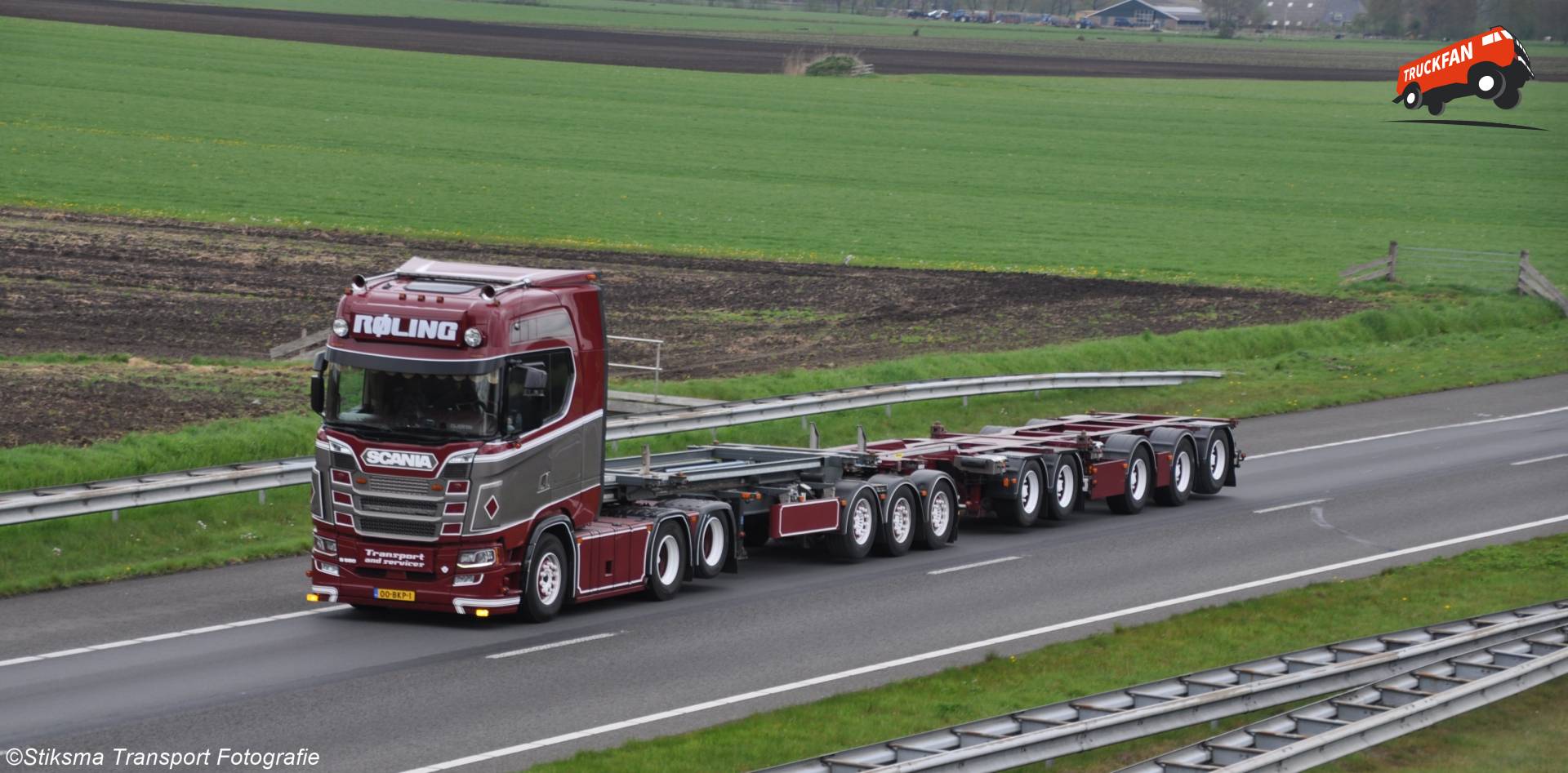 Scania S580 zeecontainer vrachtwagen van Roling Transport