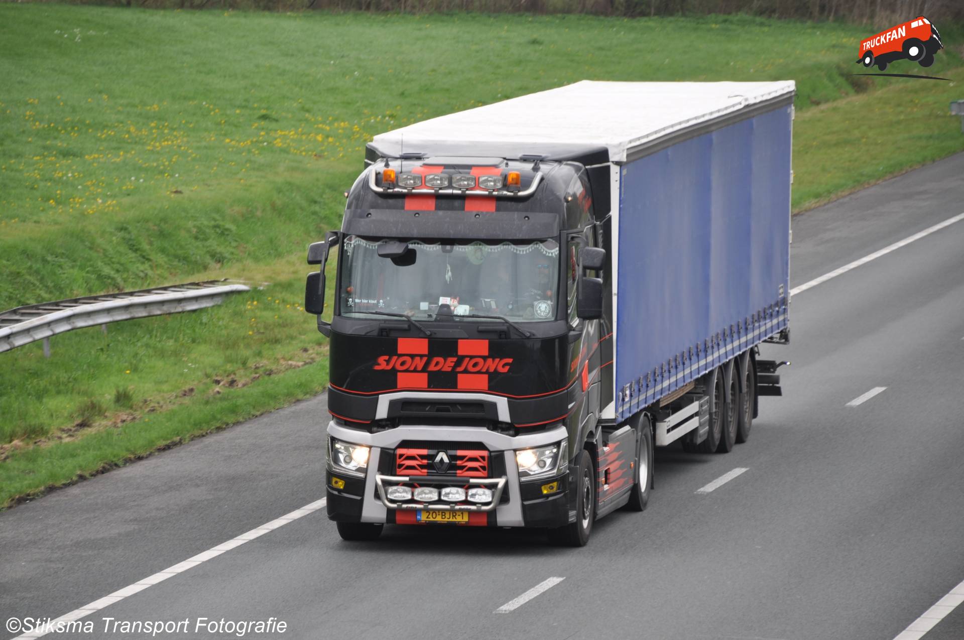 Renault T-serie vrachtwagen van Sjon de Jong