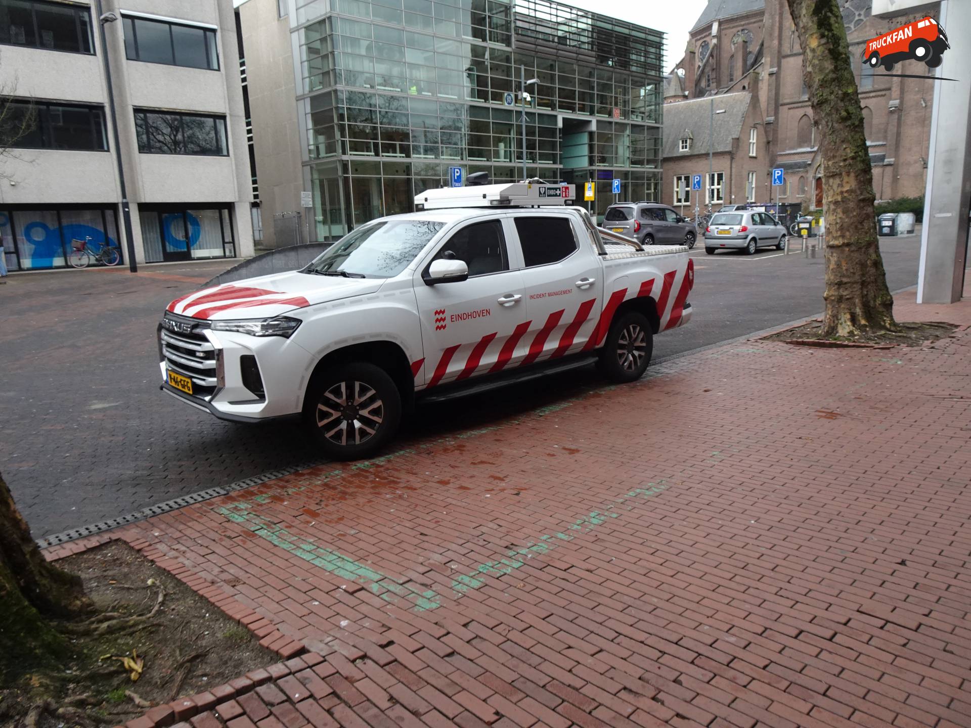 Maxus T90 EV van de gemeente Eindhoven