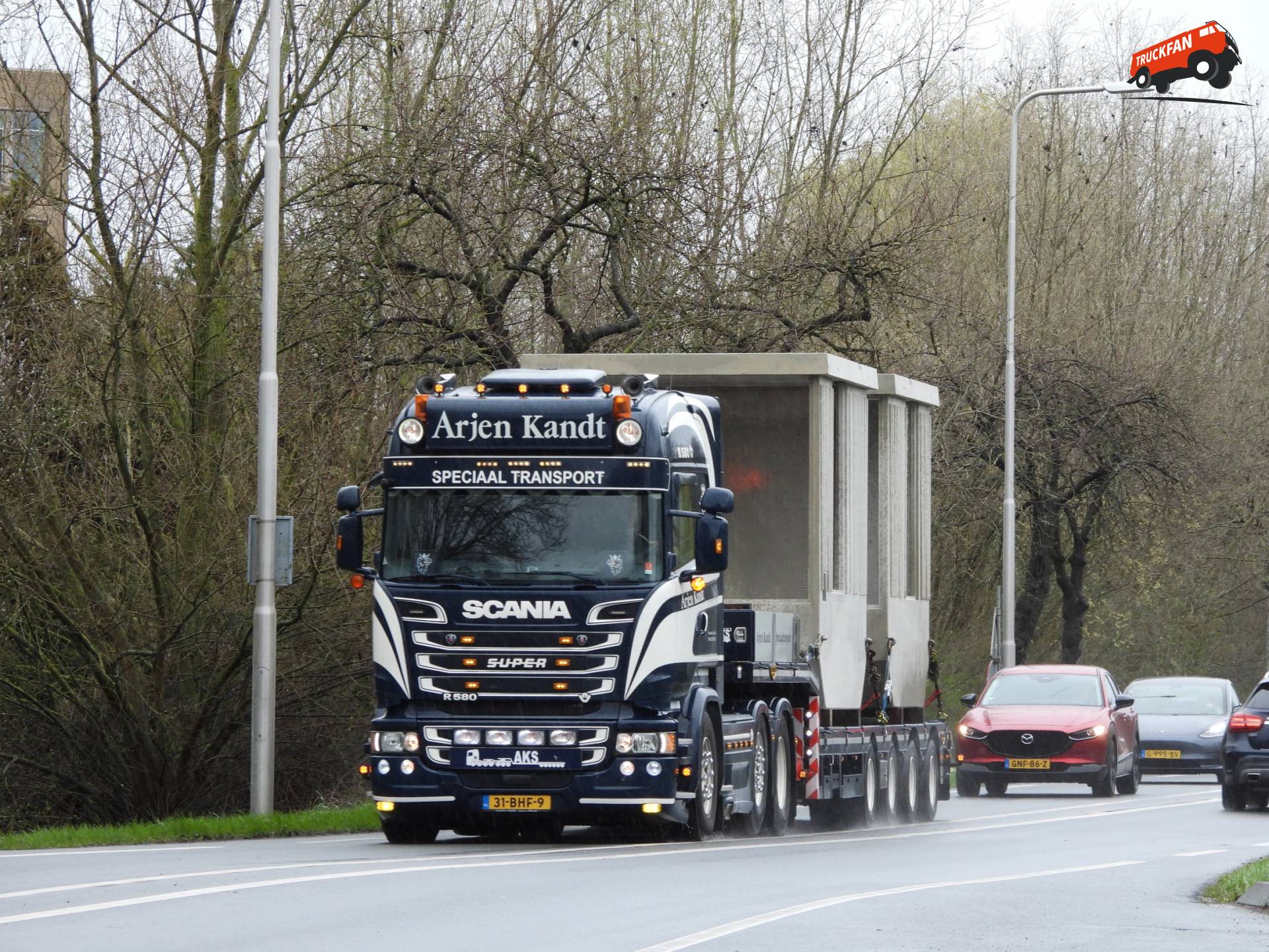 Scania R580 6x2 vrachtwagen op N210 bij Schoonhoven