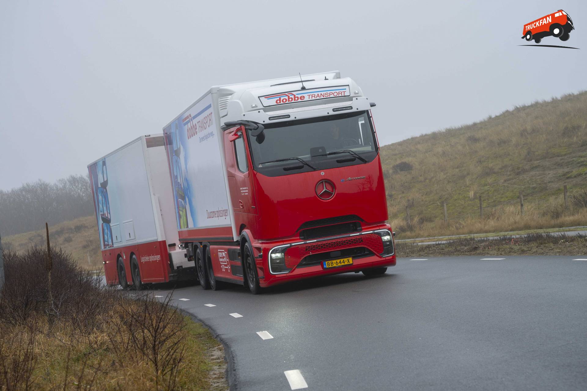 Dobbe Transport ontvangt nieuwe Mercedes-Benz eActros 600 truck