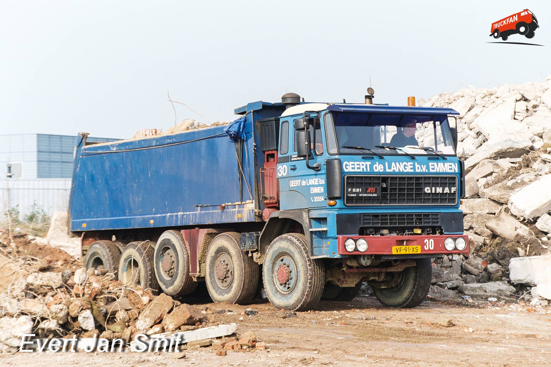 GINAF F521 vrachtwagen bij Jager Midwolde