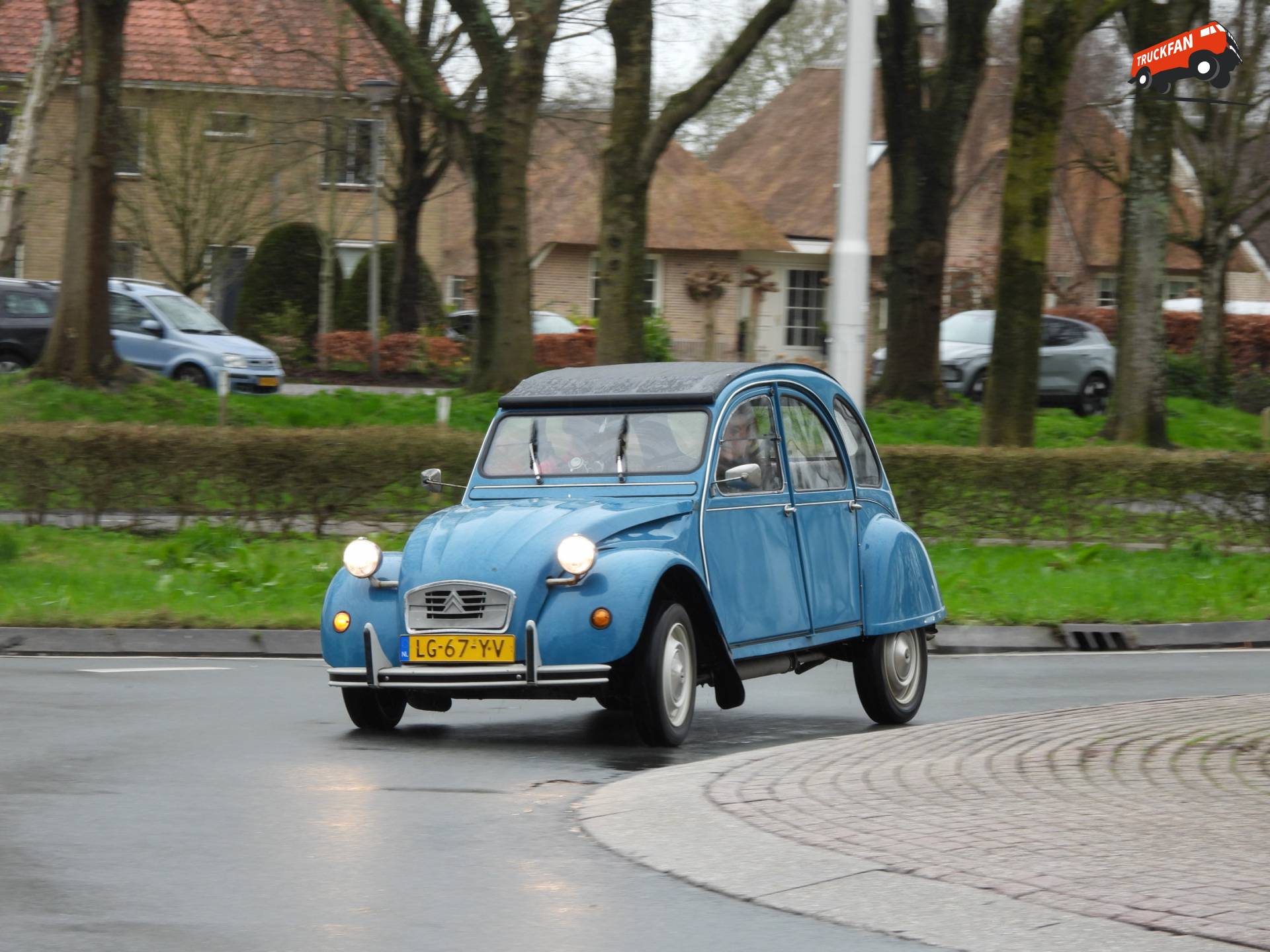 Citroën 2CV6 van 1985