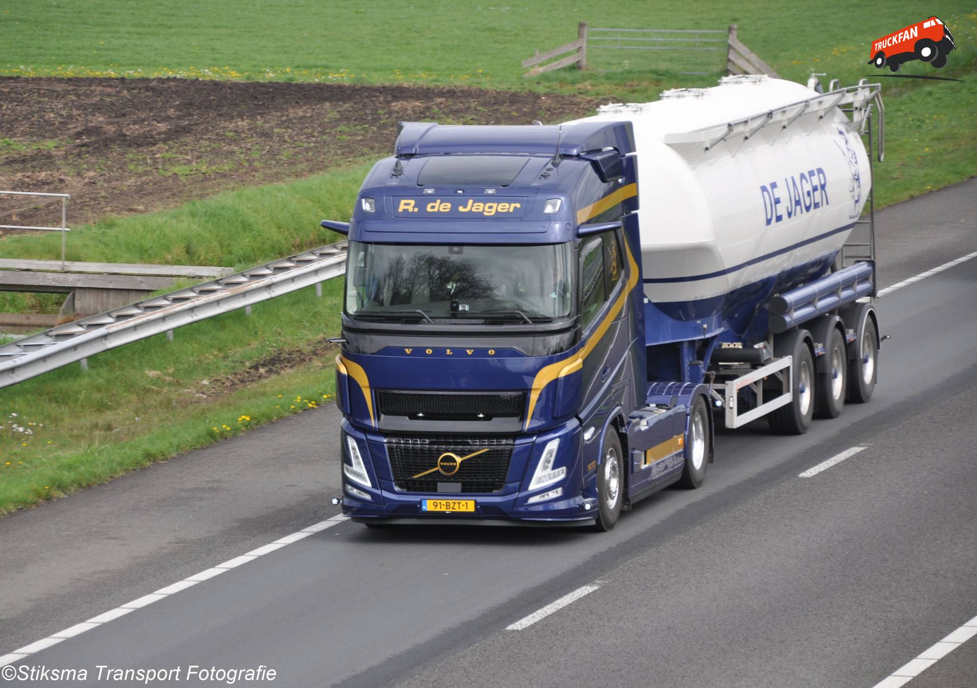 Volvo FH Aero vrachtwagen van R. De Jager