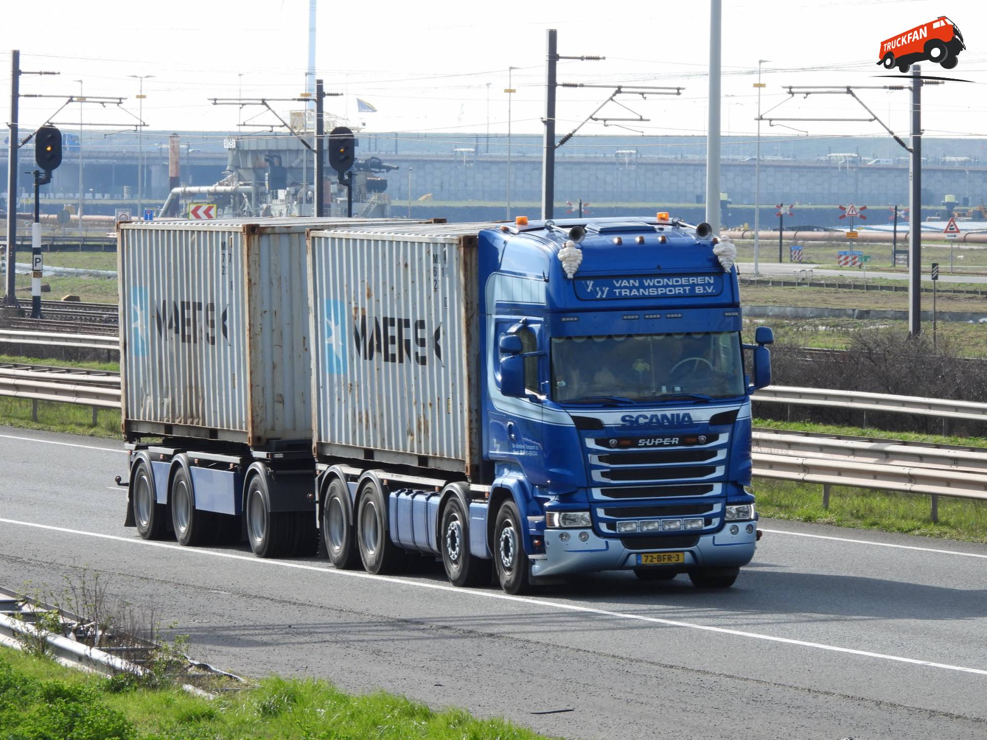 Scania R490 8x4 vrachtwagen van 2015