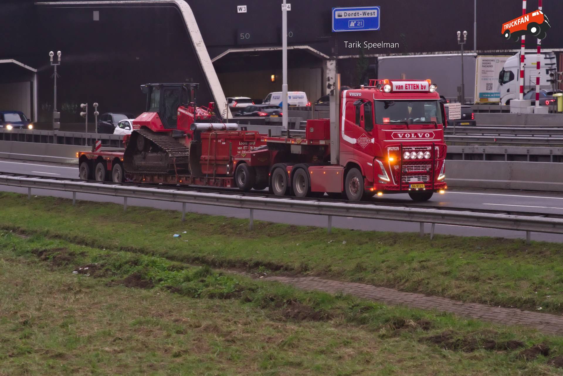 Volvo FH5 vrachtwagen met kenteken 86-BTJ-1