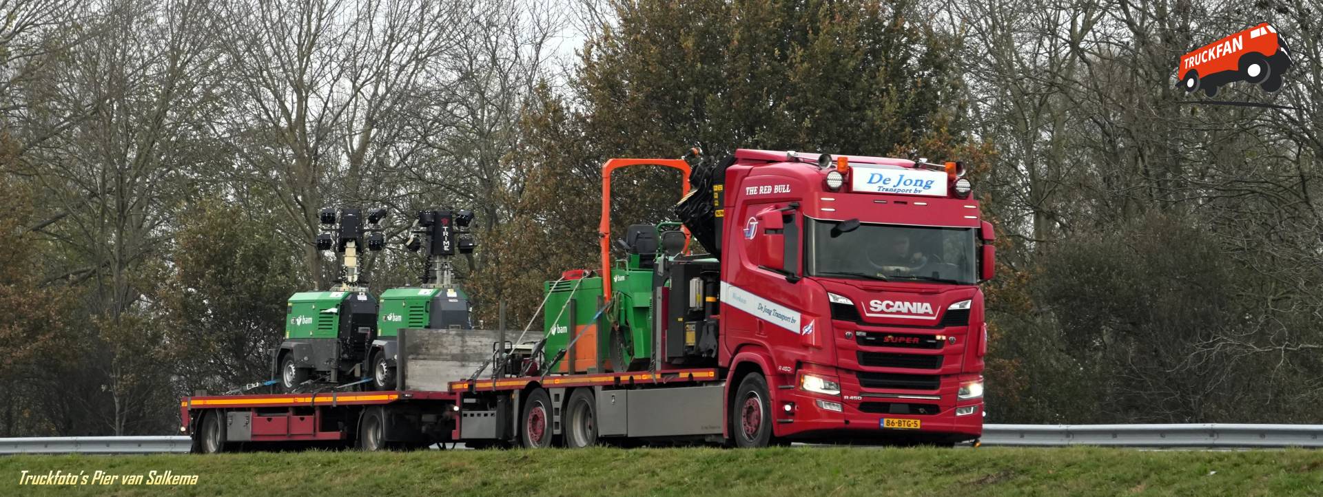 Scania R450 truck bij A7 Sneek