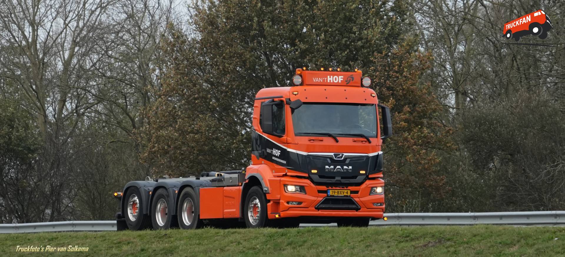 MAN TGS vrachtwagen bij A7 Sneek