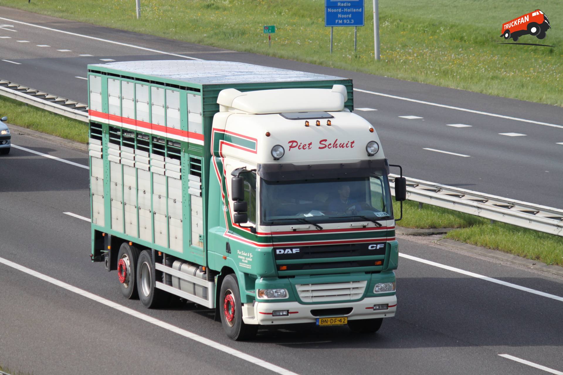 DAF CF85 vrachtwagen van Fa. Piet Schuit en Zn