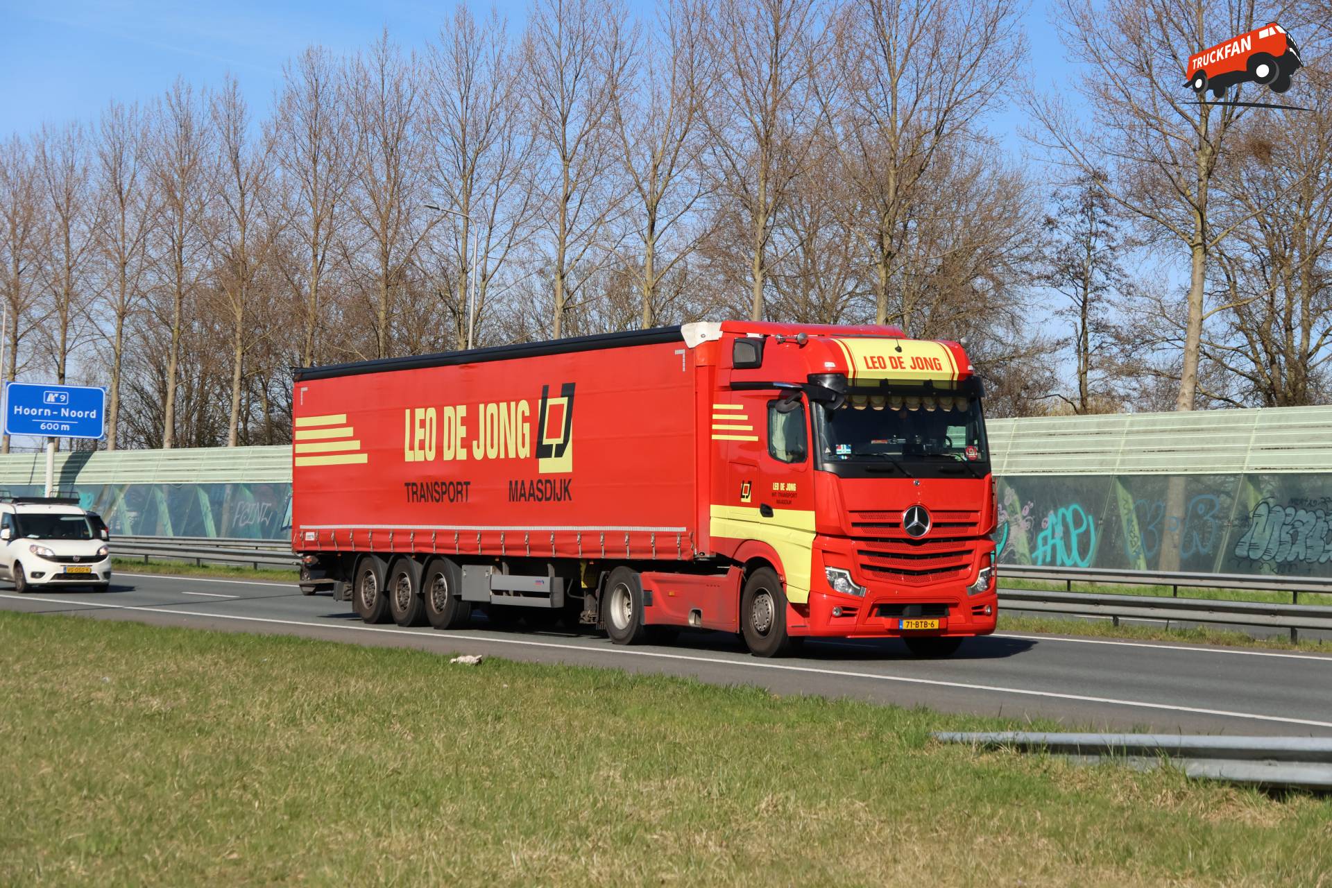 Mercedes-Benz Actros op de A7 bij Hoorn