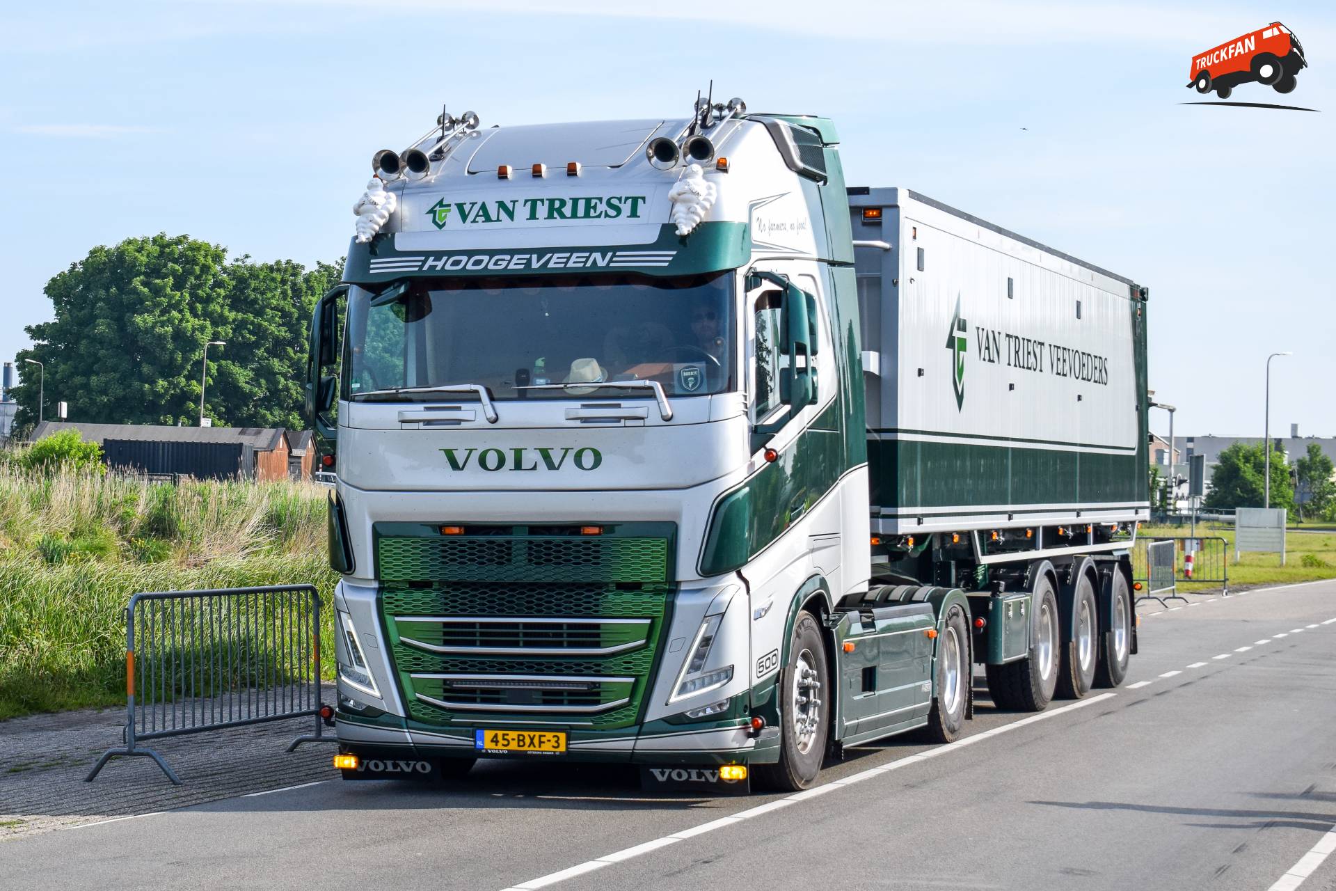 Volvo FH5 Van Triest Veevoeders Hoogeveen