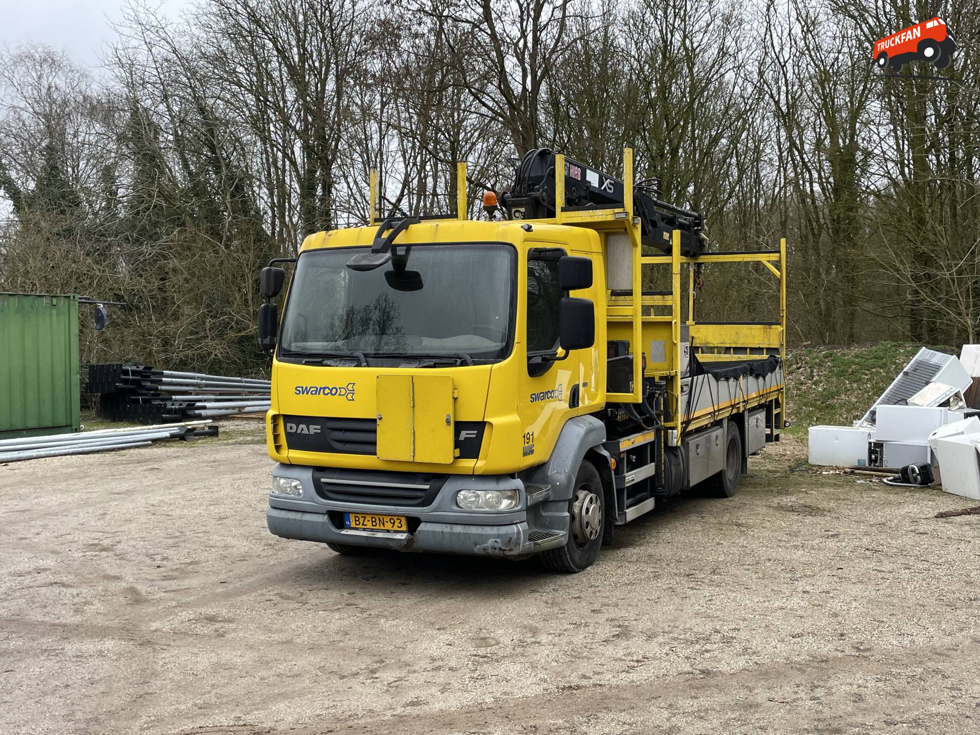 DAF LF vrachtwagen voor lichtmasten