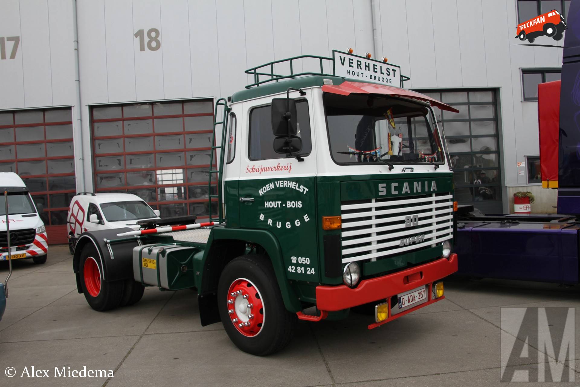 Scania LB80 vrachtwagen in de noordwesthoek van Friesland