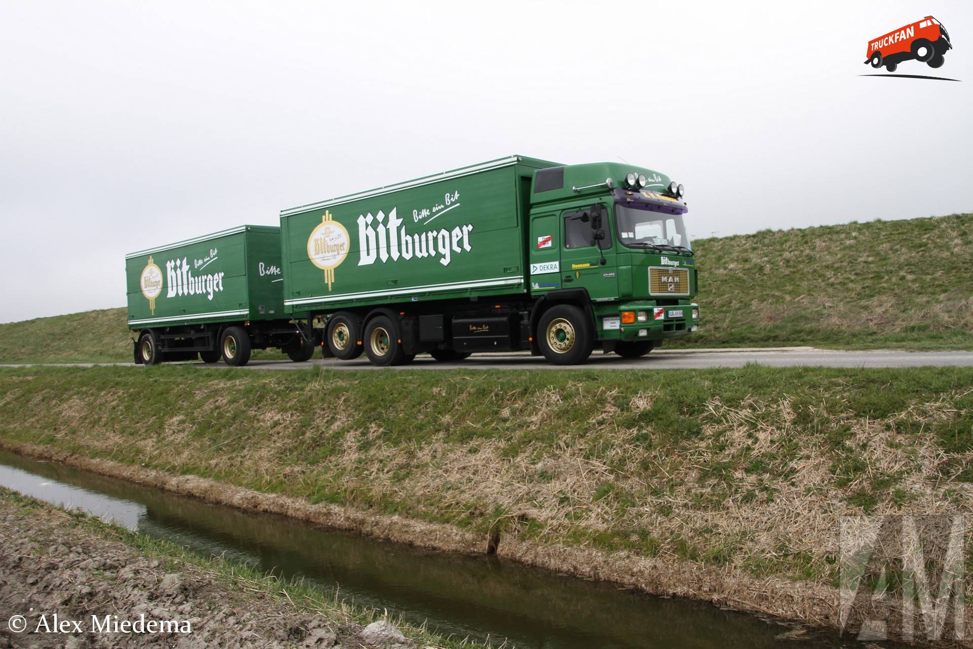 MAN F90 25.462 vrachtwagen met Bitburger reclame