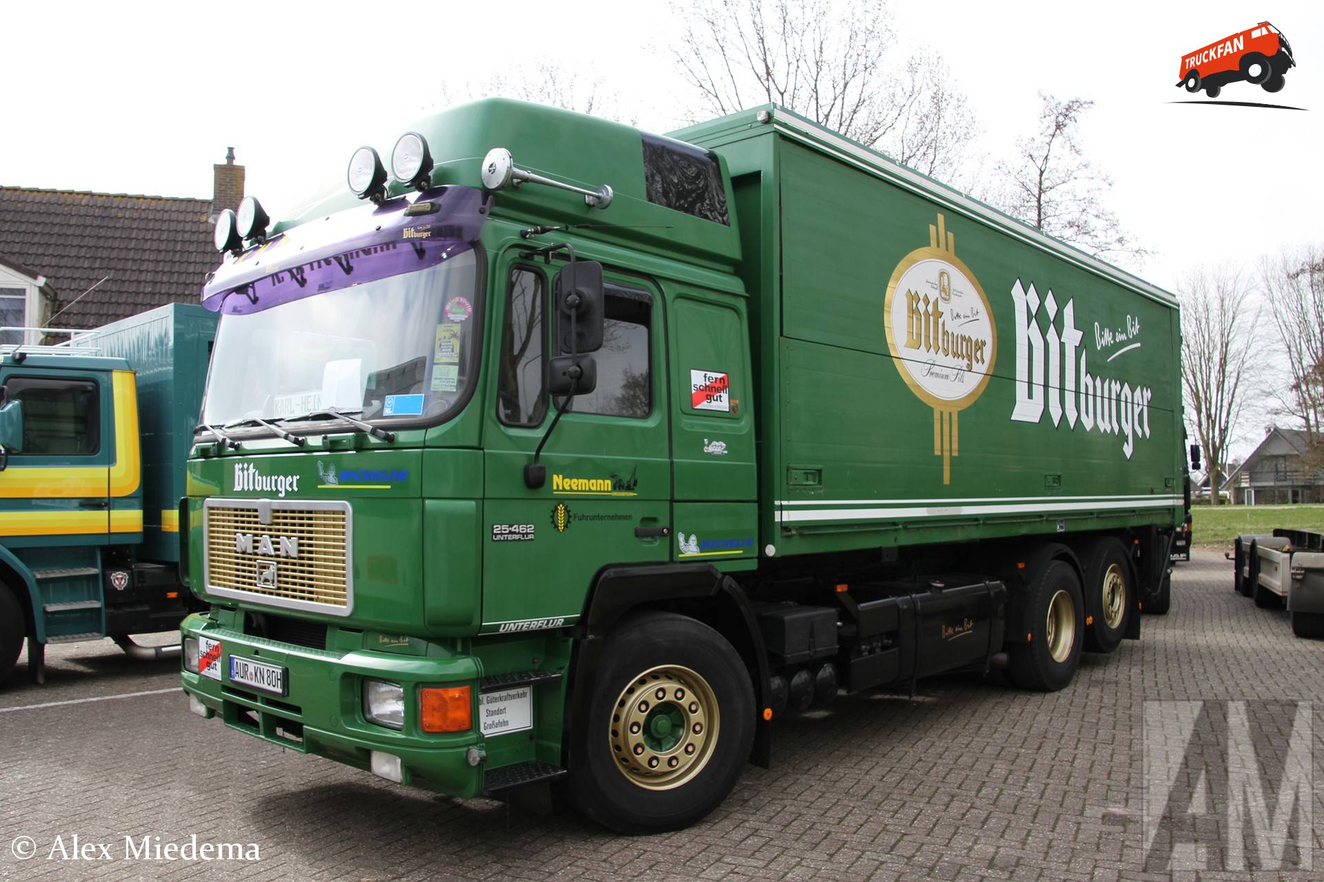 MAN F90 25.462 vrachtwagen in de noordwesthoek van Friesland
