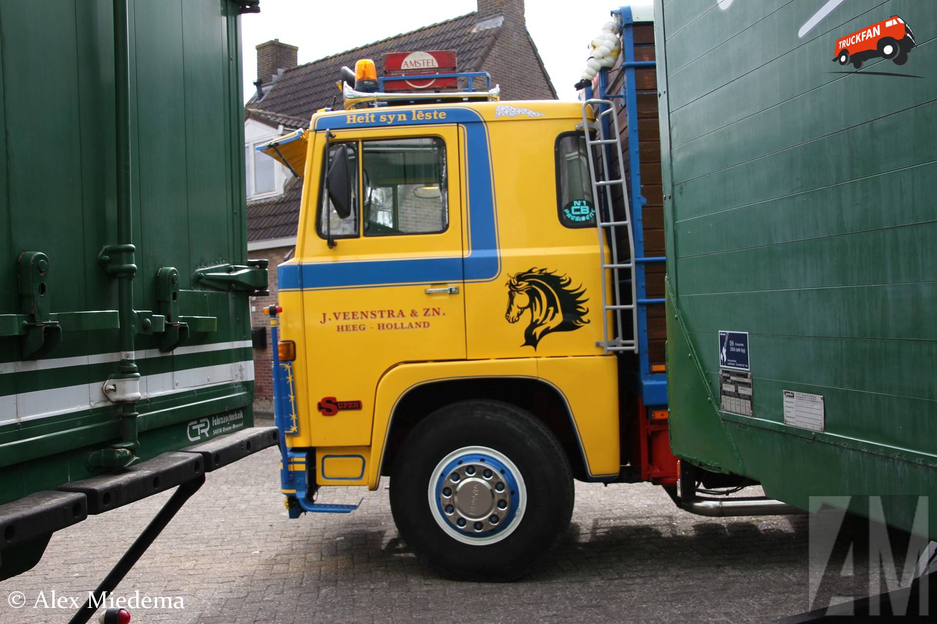 Scania LB141 vrachtwagen in de noordwesthoek van Friesland