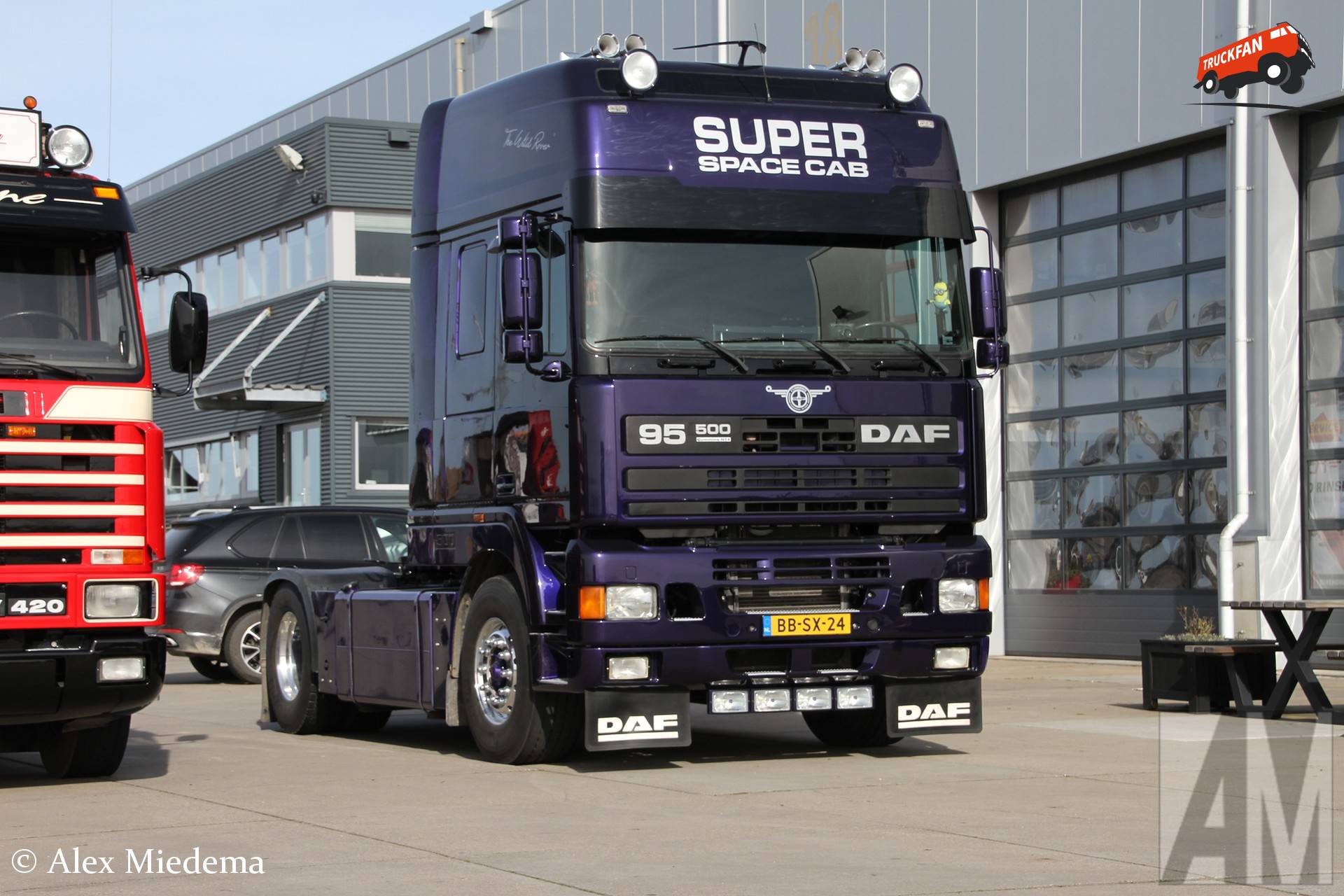 DAF 95 500 Super Space Cab vrachtwagen in Harlingen