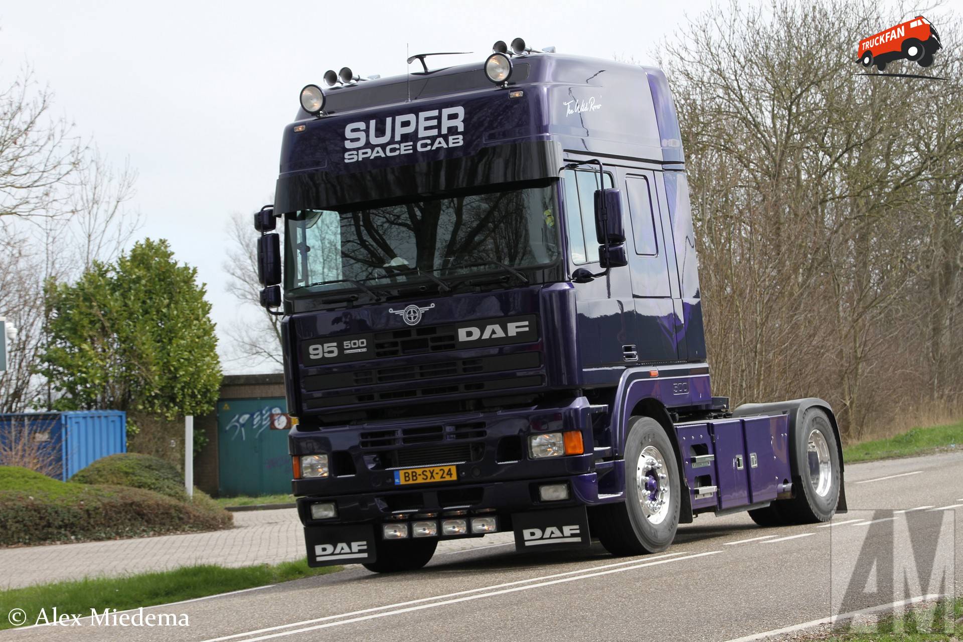 DAF 95 500 Super Space Cab in de noordwesthoek van Friesland