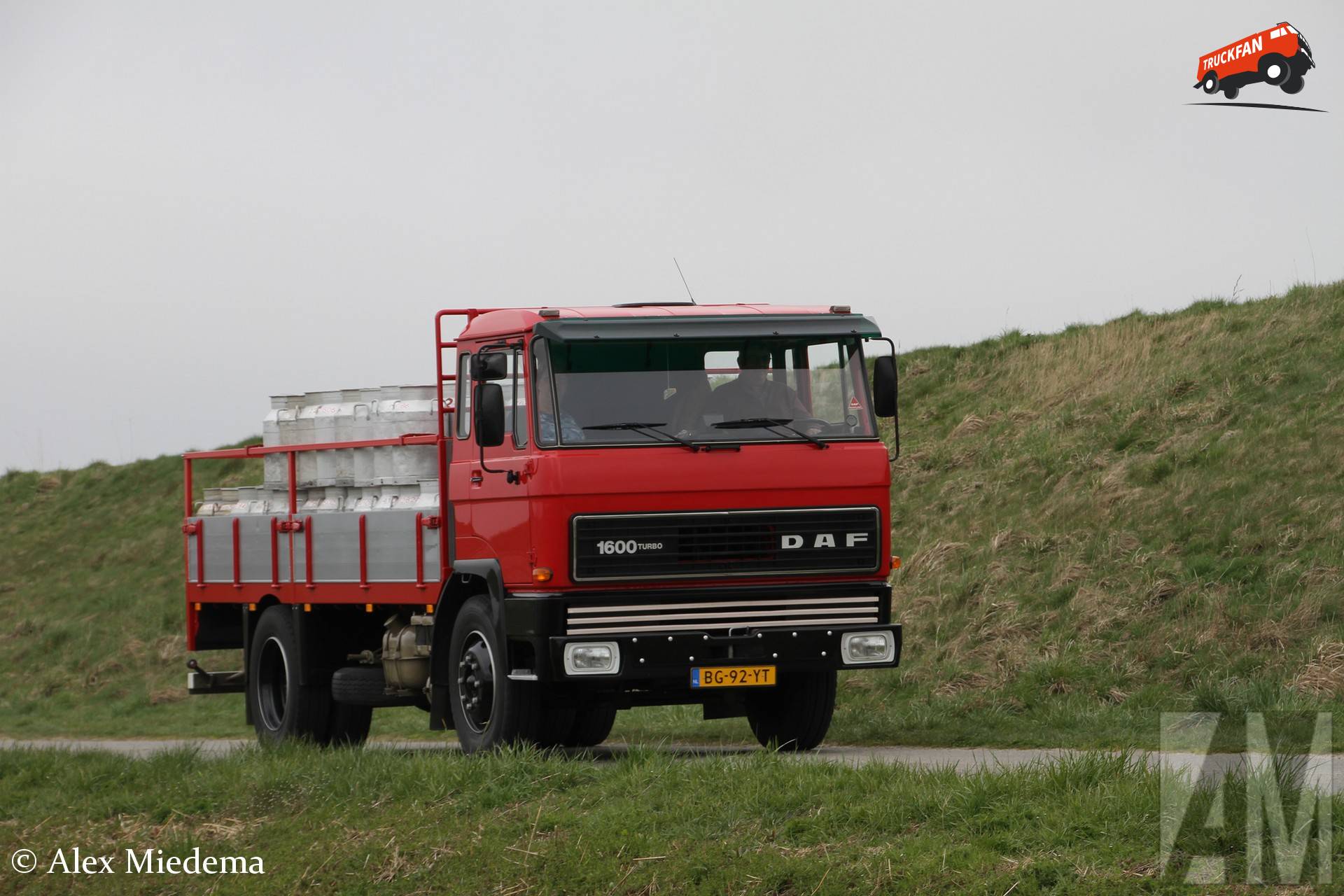 Karel Hoogendoorn in zijn DAF 1600