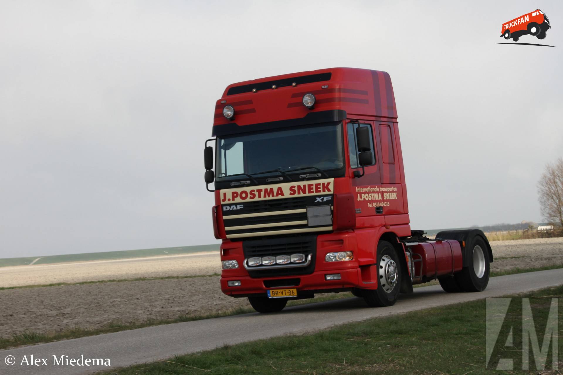 DAF XF95 truck van J. Postma in Noordwesthoek Fryslân