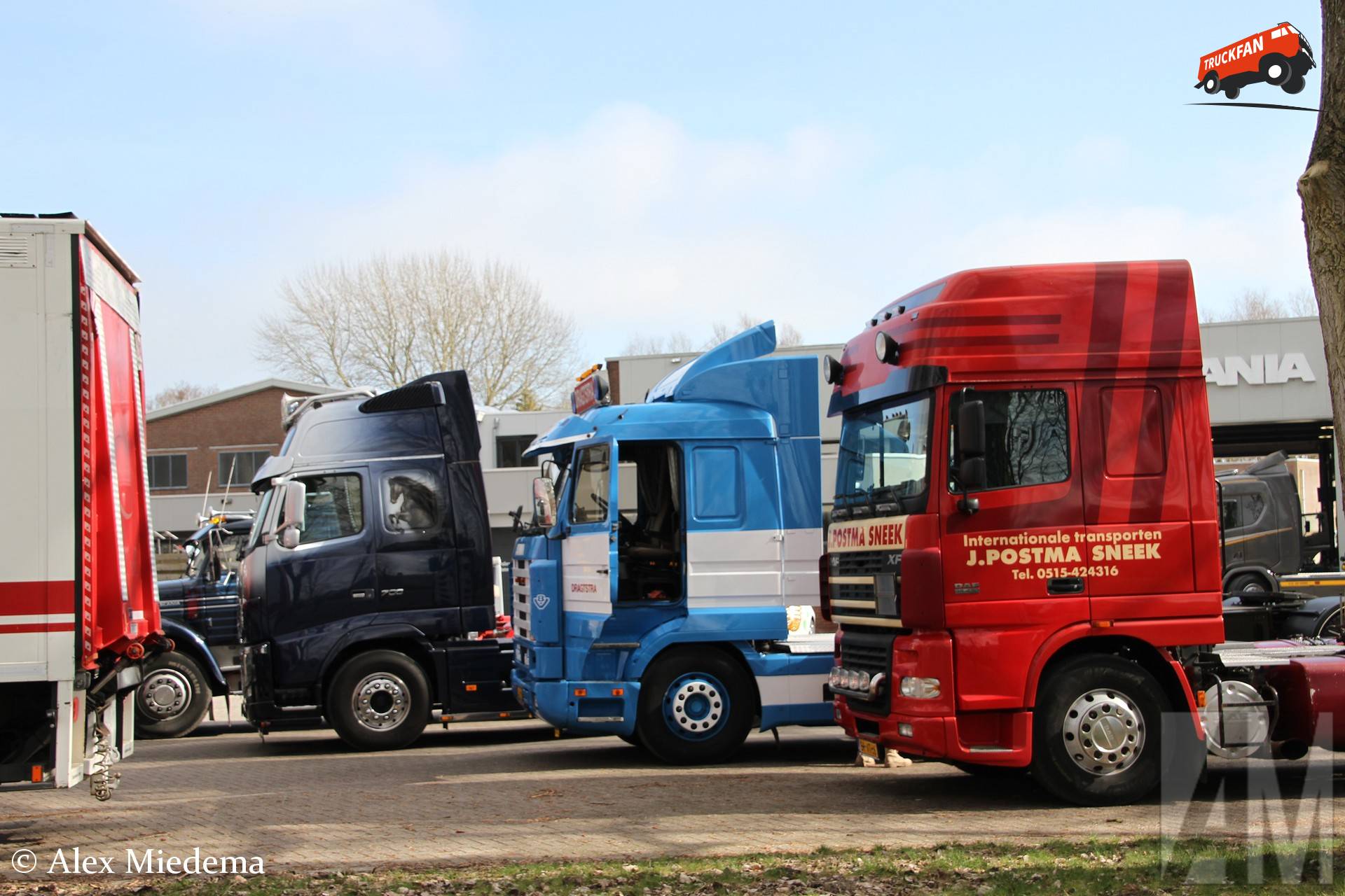 Youngtimers bij Rinsma op het erf