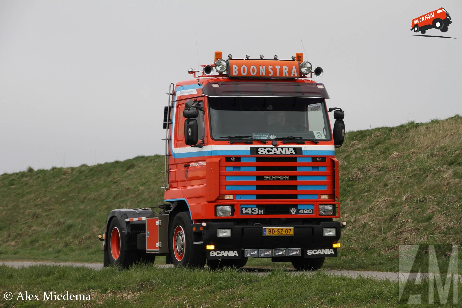 Scania 143H420 Streamline truck in Friesland