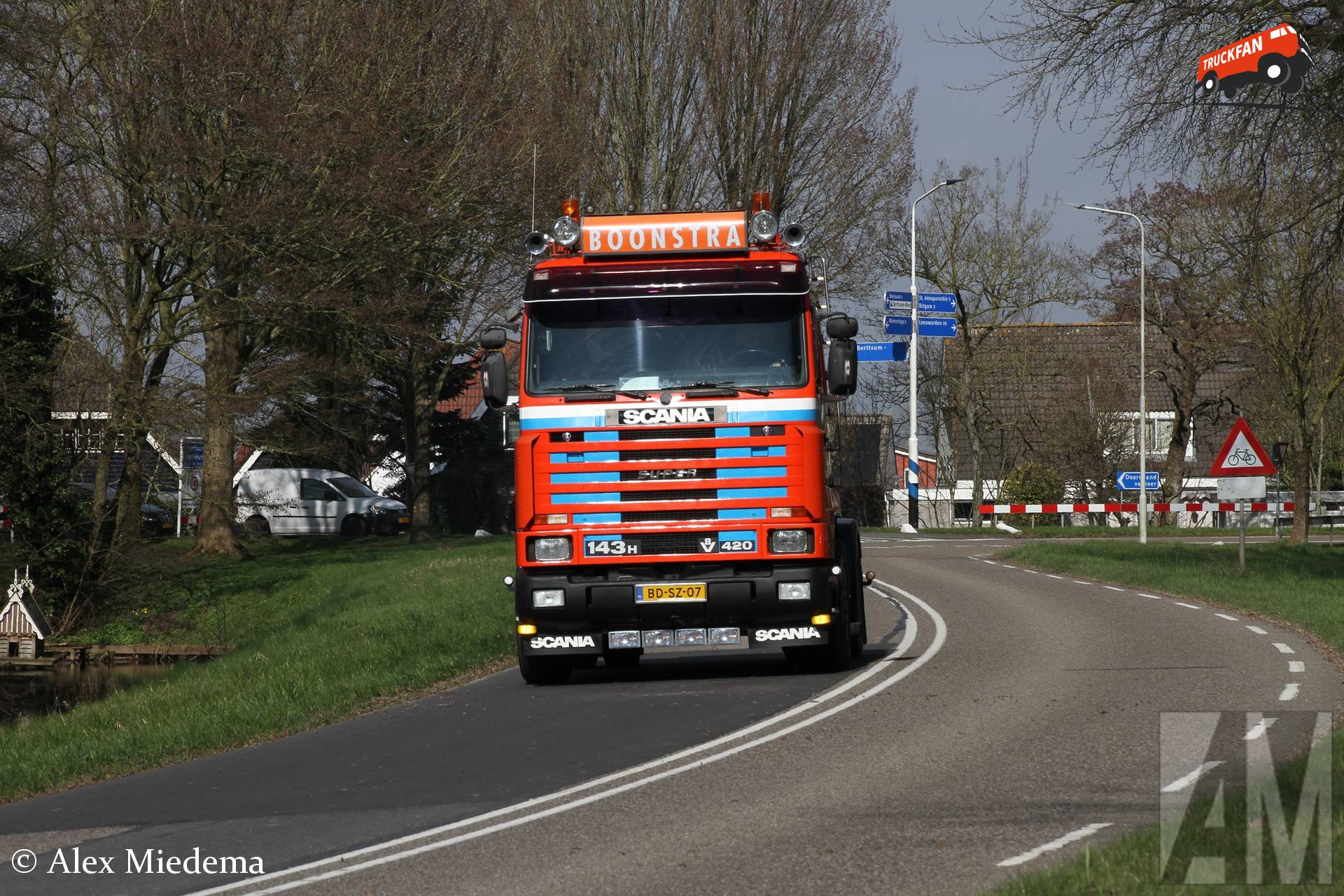 Scania 143H420 Streamline truck in Fryslân